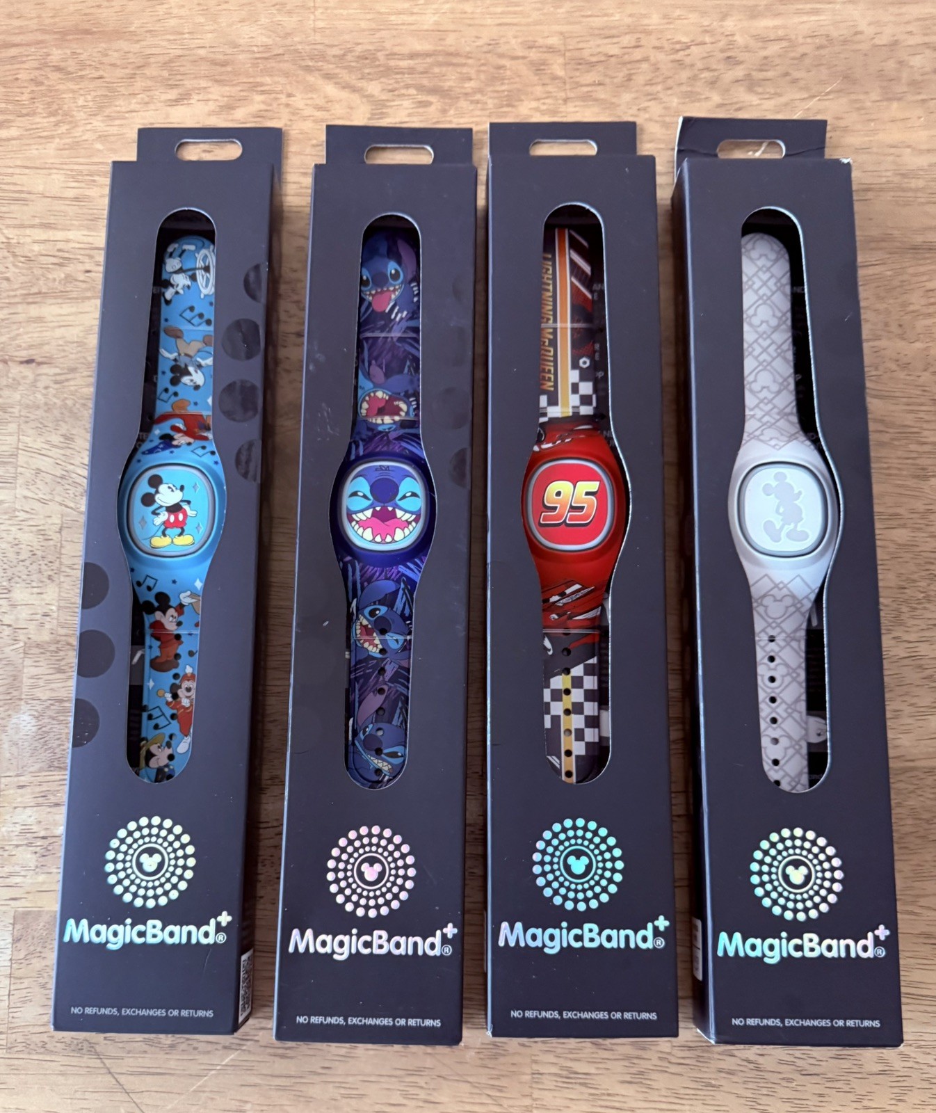 NEW ✨Disney Magic Band Plus + 4 Family Pack UNLINKED ✨