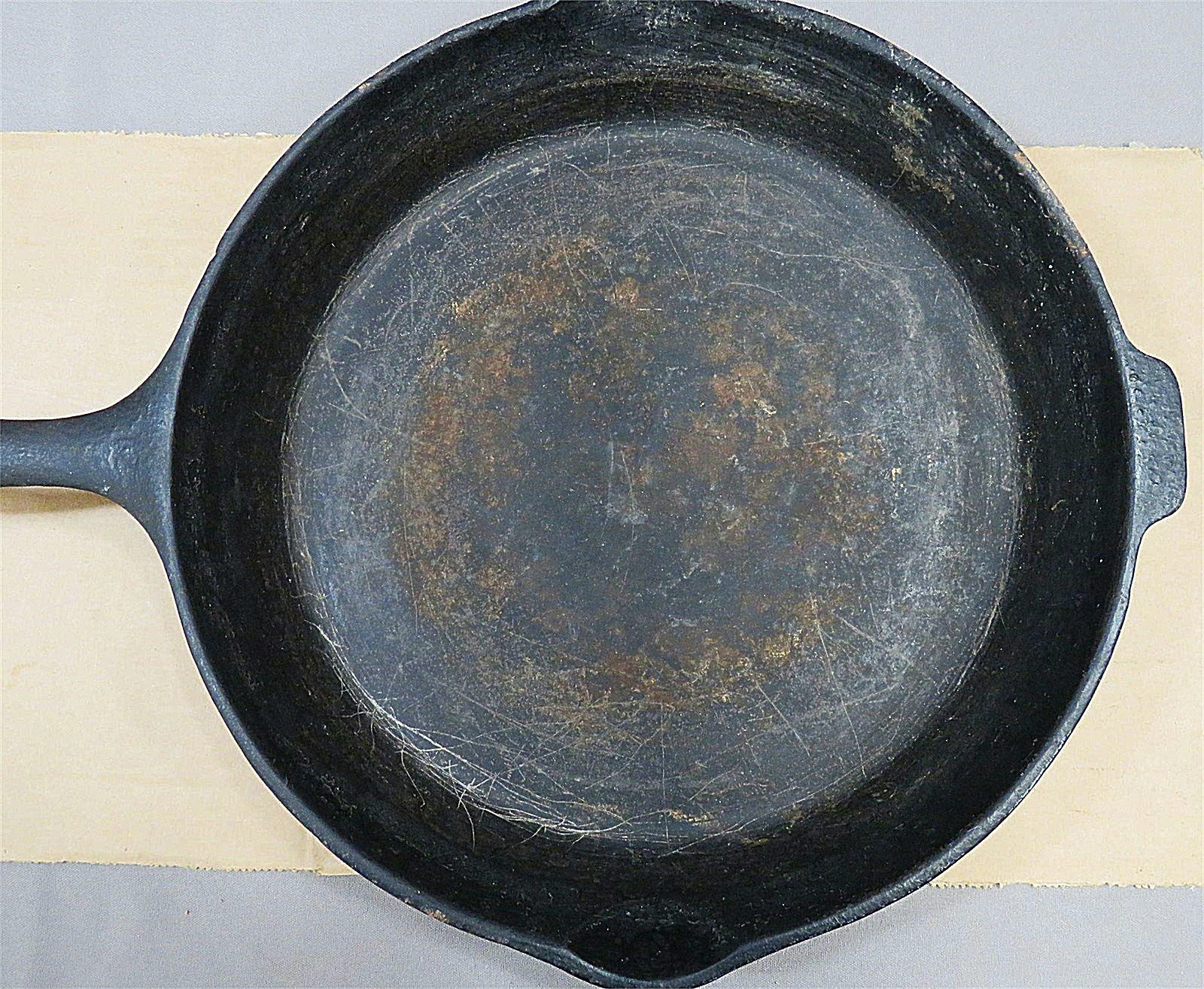 VINTAGE WAGNER WARE #12 LARGE 13 1/2” DOUBLE SPOUT CAST IRON SKILLET BY GHC USA
