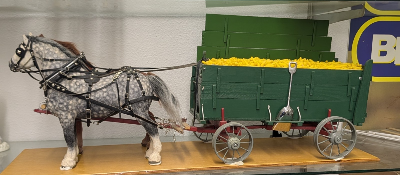 Rare Breyer ** Flocked Clydesdale Mare Team & Corn Wagon ** Eighmey Estate