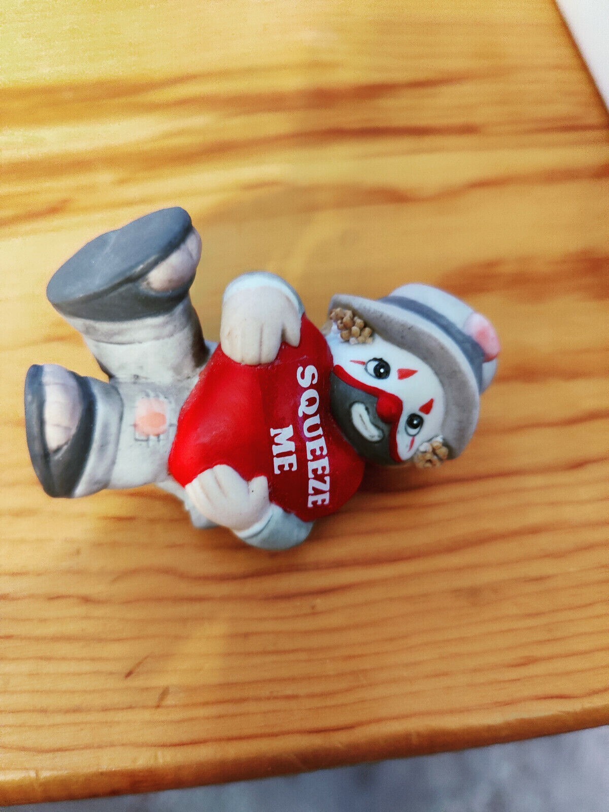 Li’l Vagabond Enesco Clown Figurines Squeeze Me Heart Love