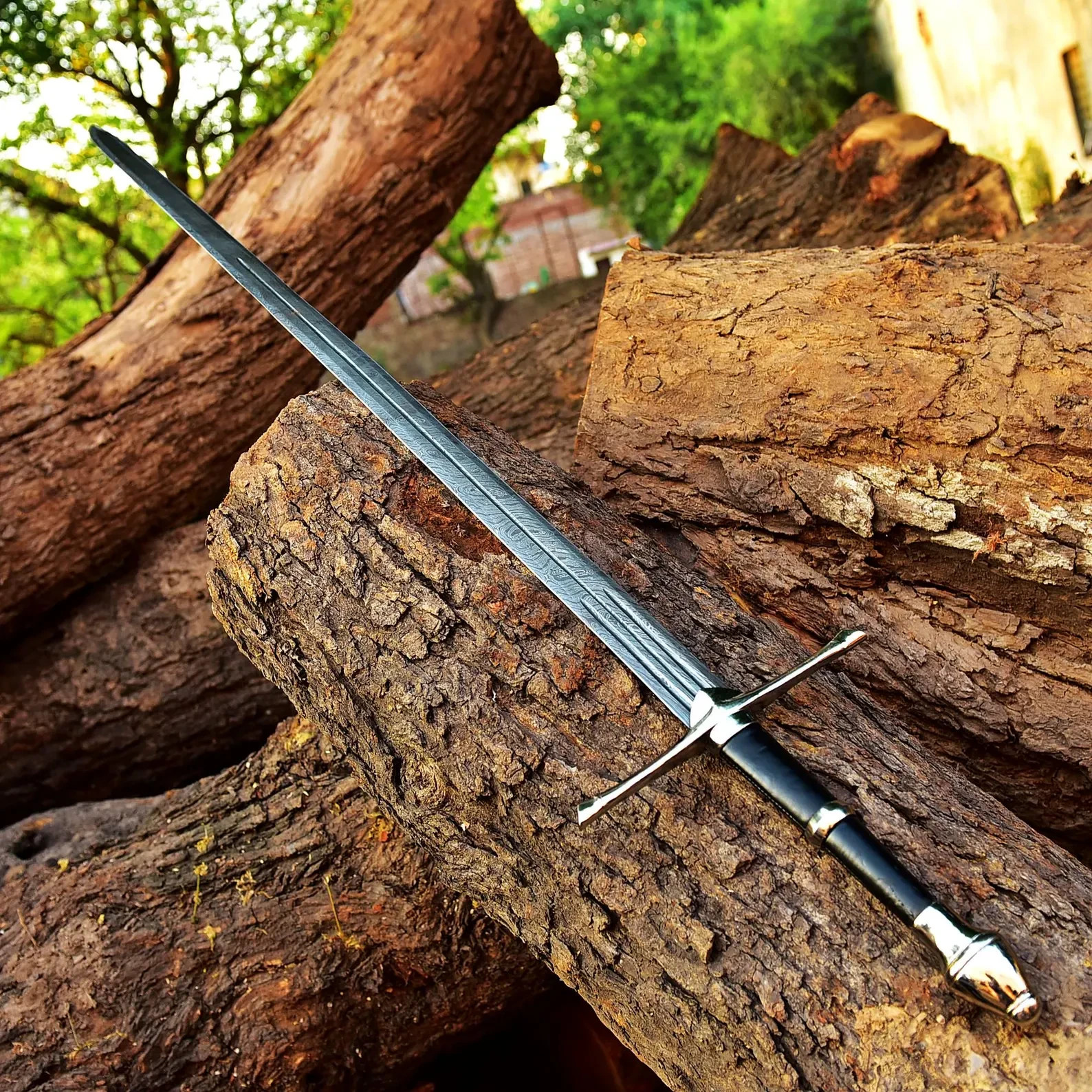 Hand-Forged Medieval Longsword, Damascus Steel Knight Sword with Leather Grip