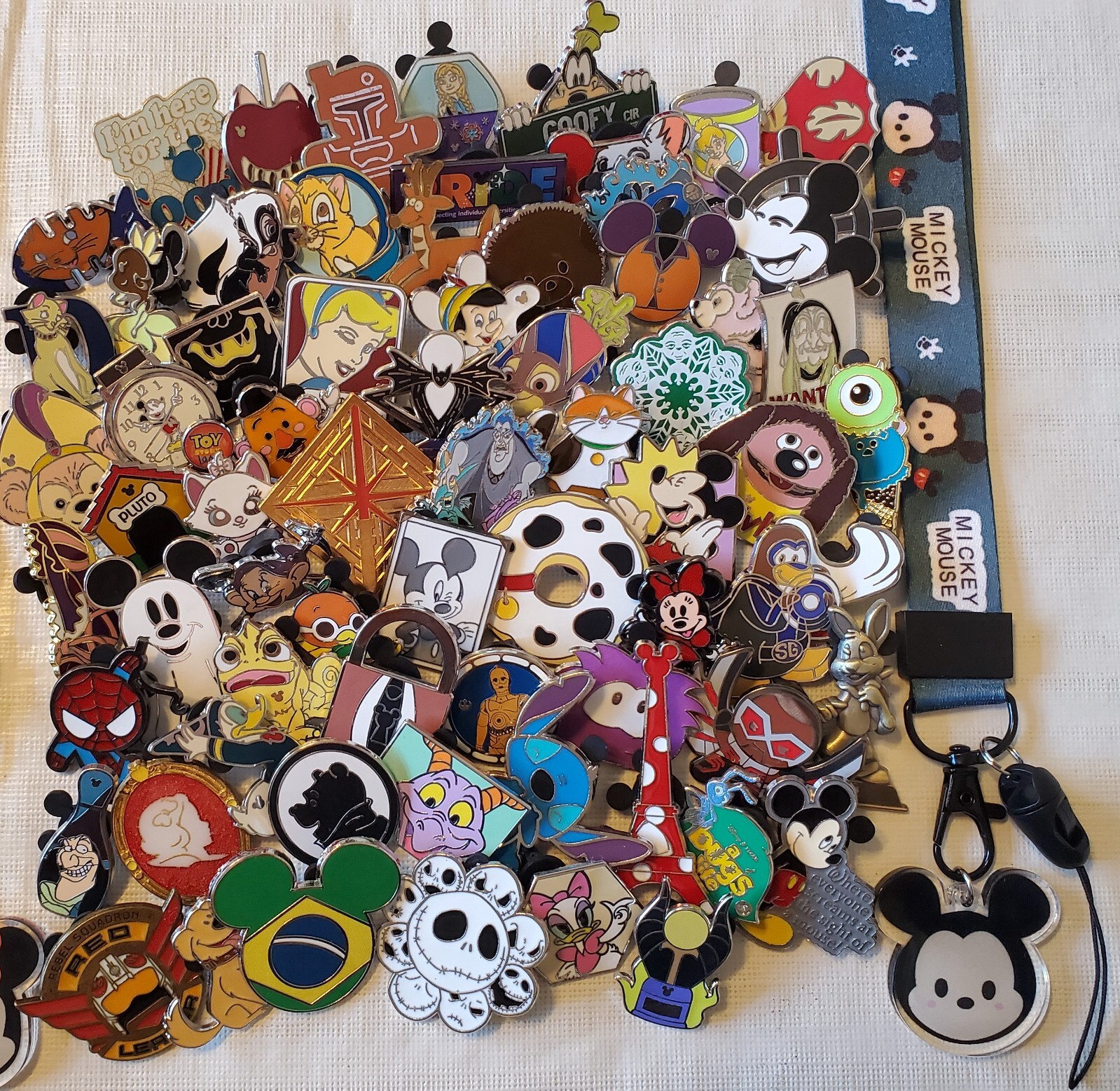 DISNEY TRADING PINS 50 LOT, NO DUPLICATES, + Free Mickey Lanyard & Free Shipping