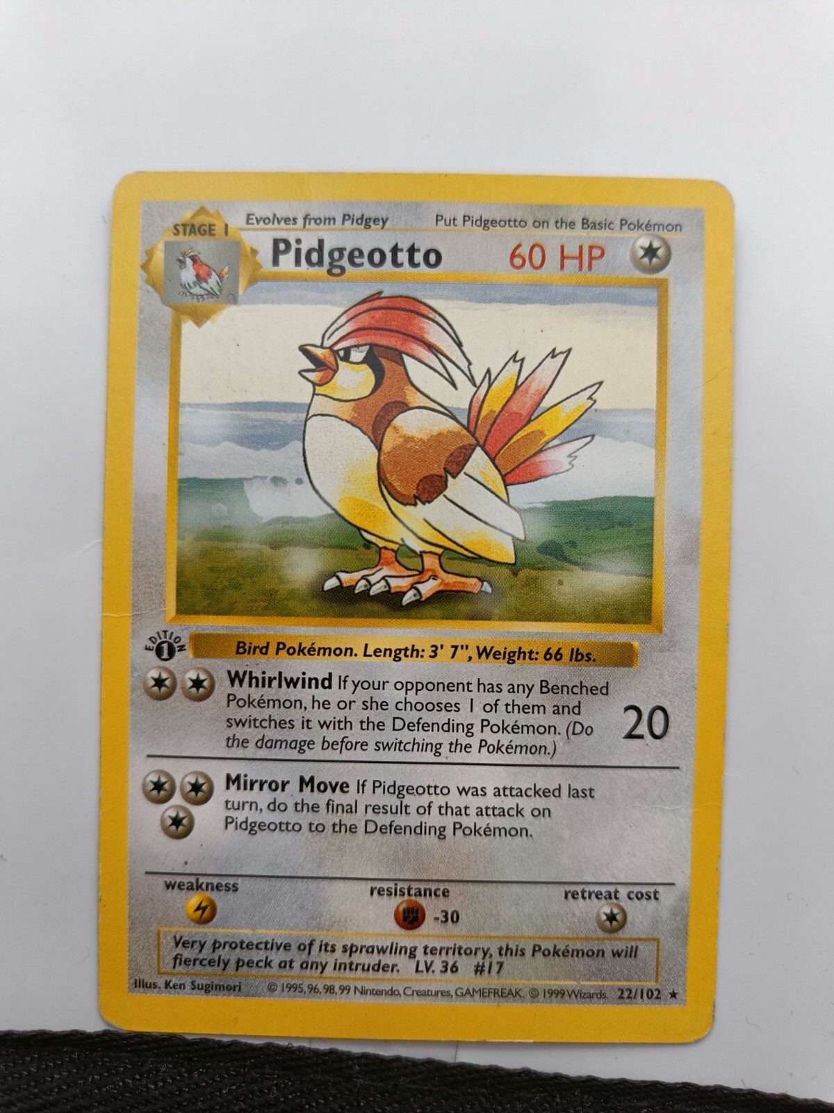 Pidgeotto 22/102 1st Edition Base Set Shadowless Pokémon Card WOTC *Heavy Play*