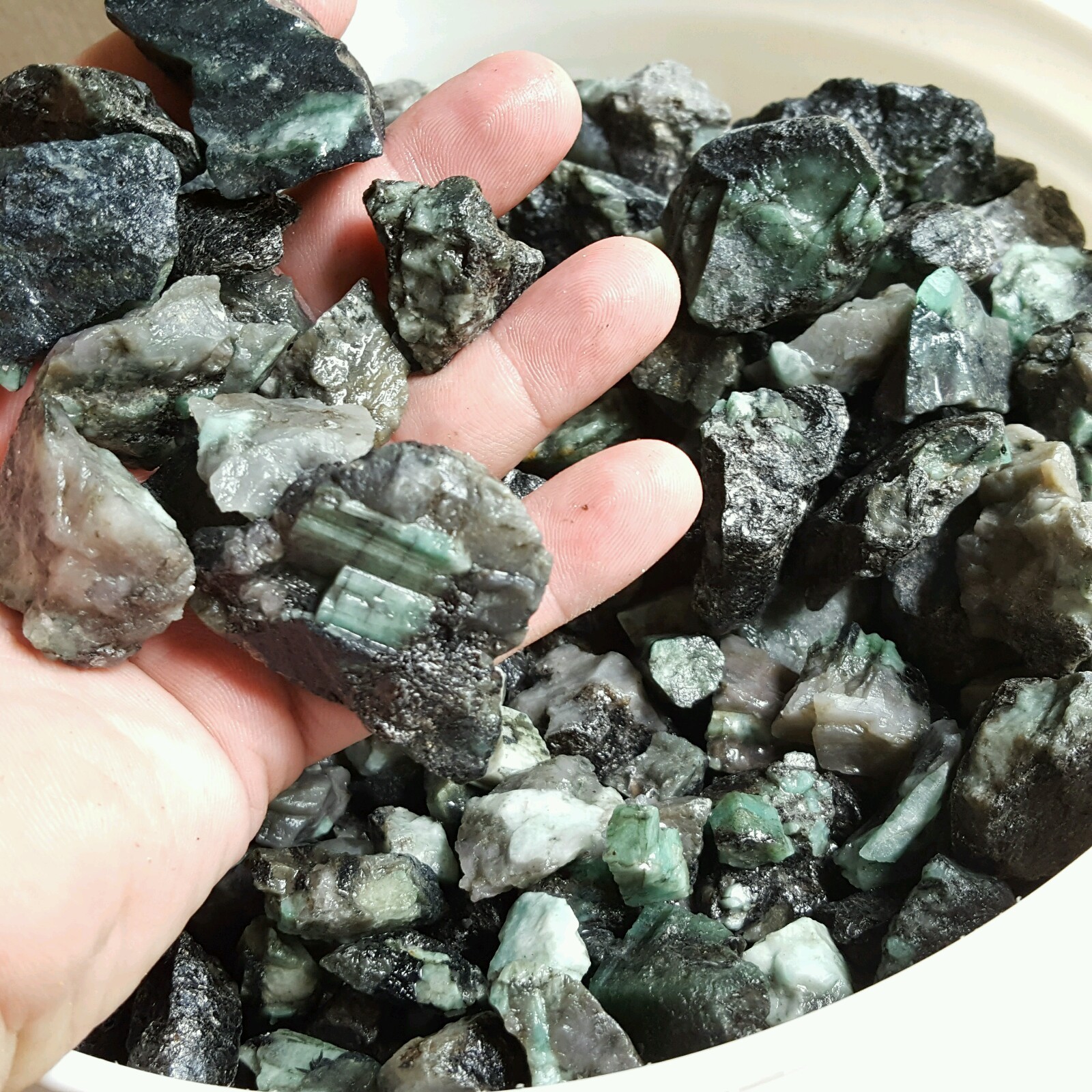 1.5 lb Rough Emerald Crystals & Matrix Gem Natural Unsearched Mineral 3000 Carat