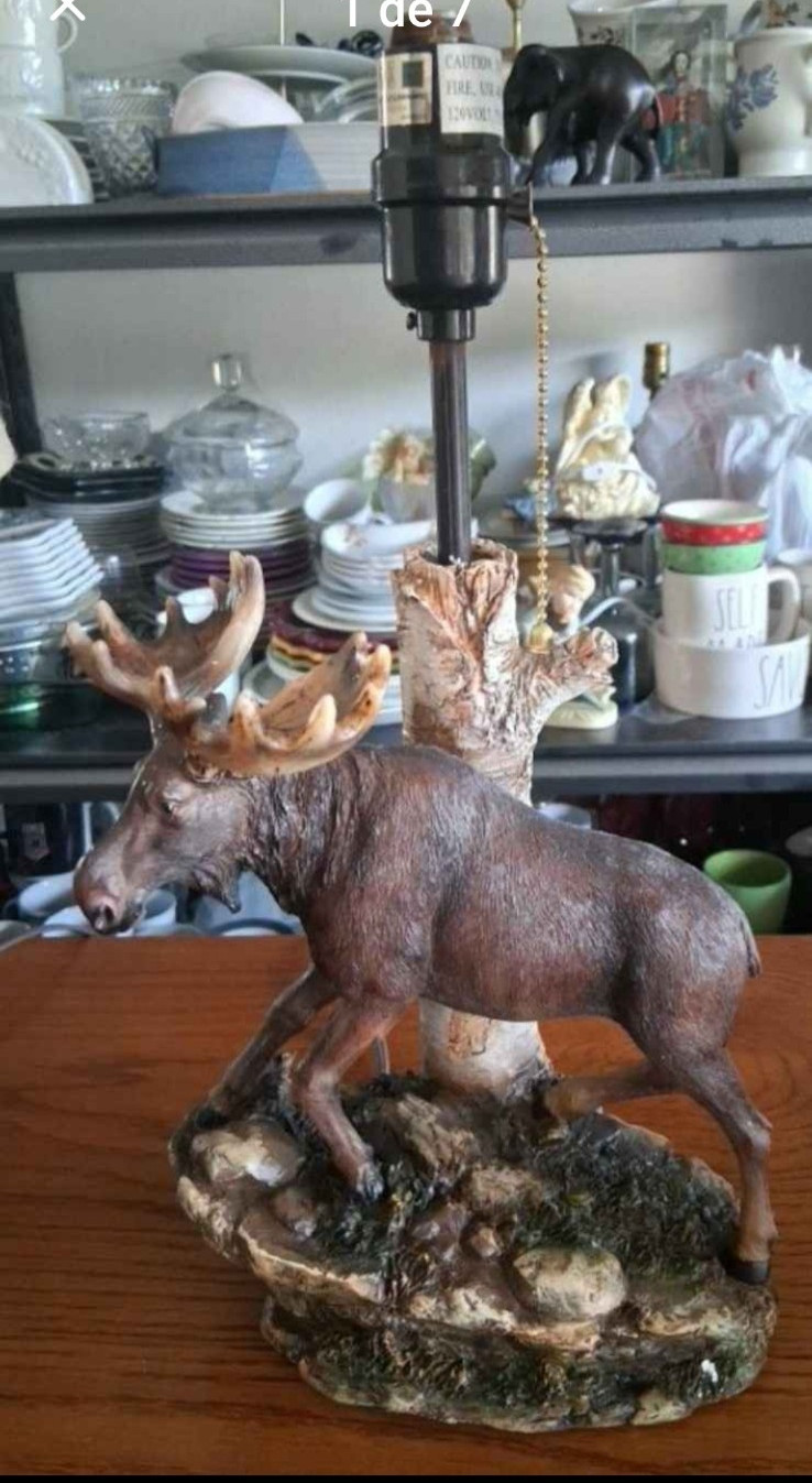 Beautiful Resin Bull Moose Climbing Table Lamp no shade included
