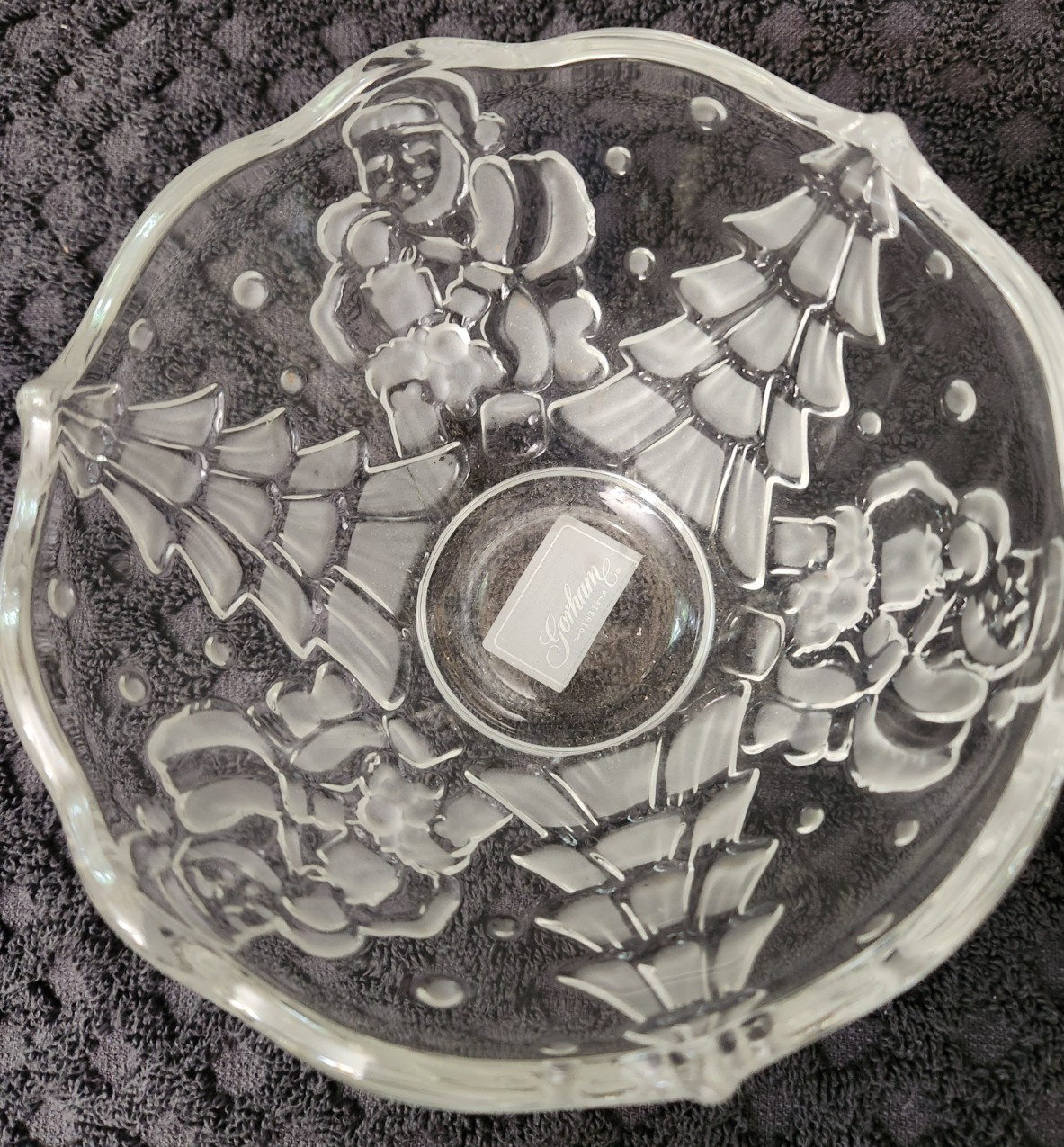 Holiday Traditions Santa Bowl 5 3/4″ Crystal made in Germany