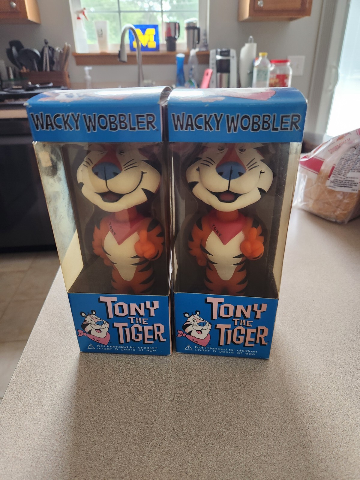 2 Funko Wacky Wobbler Cereal Bobblehead – Frosted Flakes Tony the Tiger