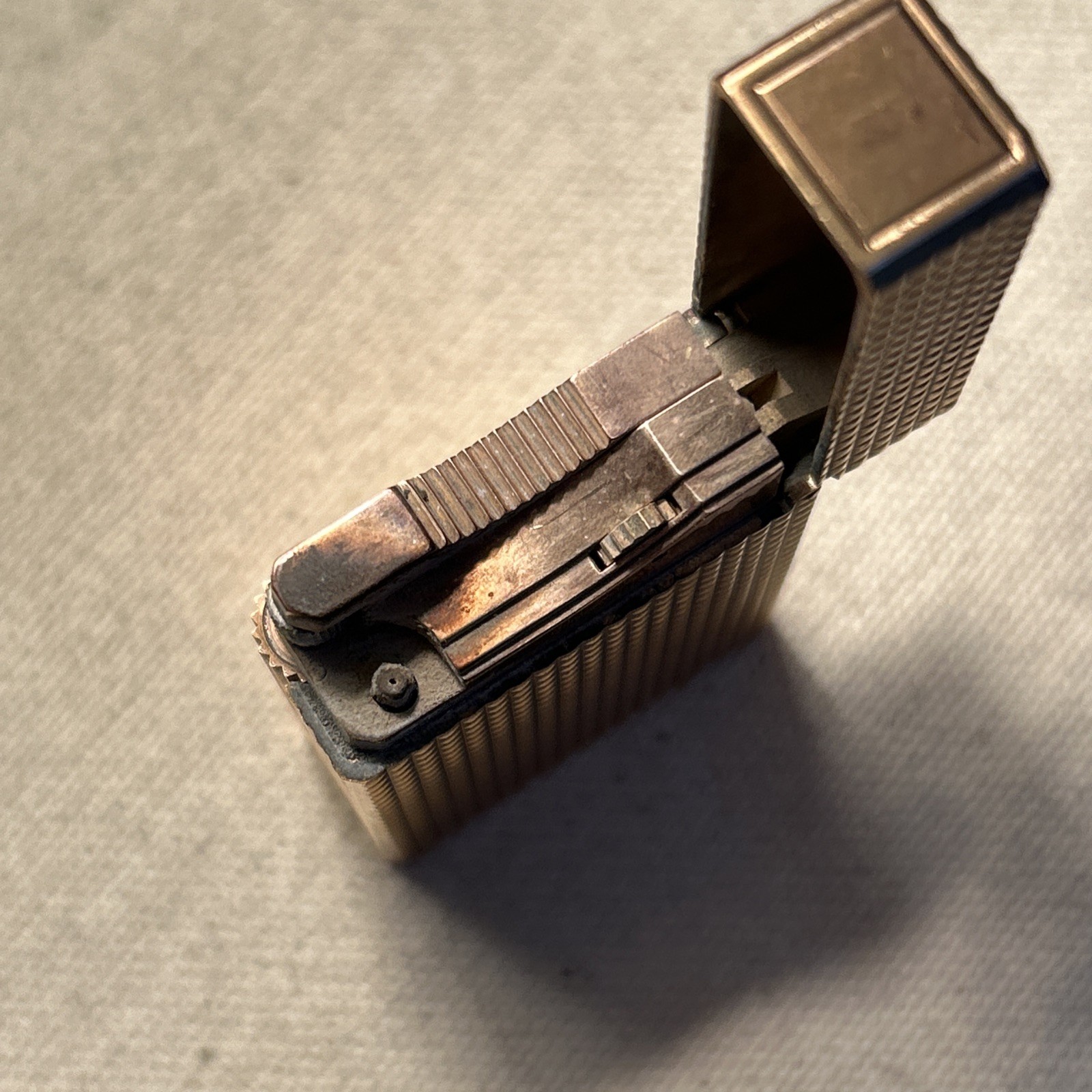 Vintage S.T. Dupont Lighter – Gold Tone Vertical Lines – Paris – France –