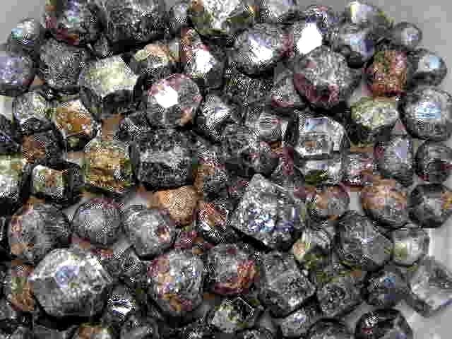 Garnet natural crystals bigger 1/2-1 inch Madagascar 1/2 pound