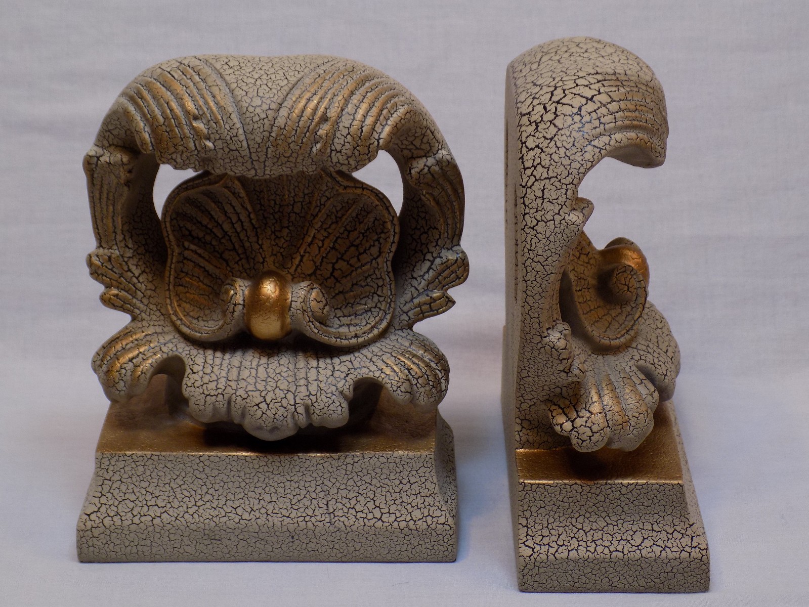 2 Lot Gold Crackle Paint Bookends Hollywood Regency Art Deco Set Finial Shell 2