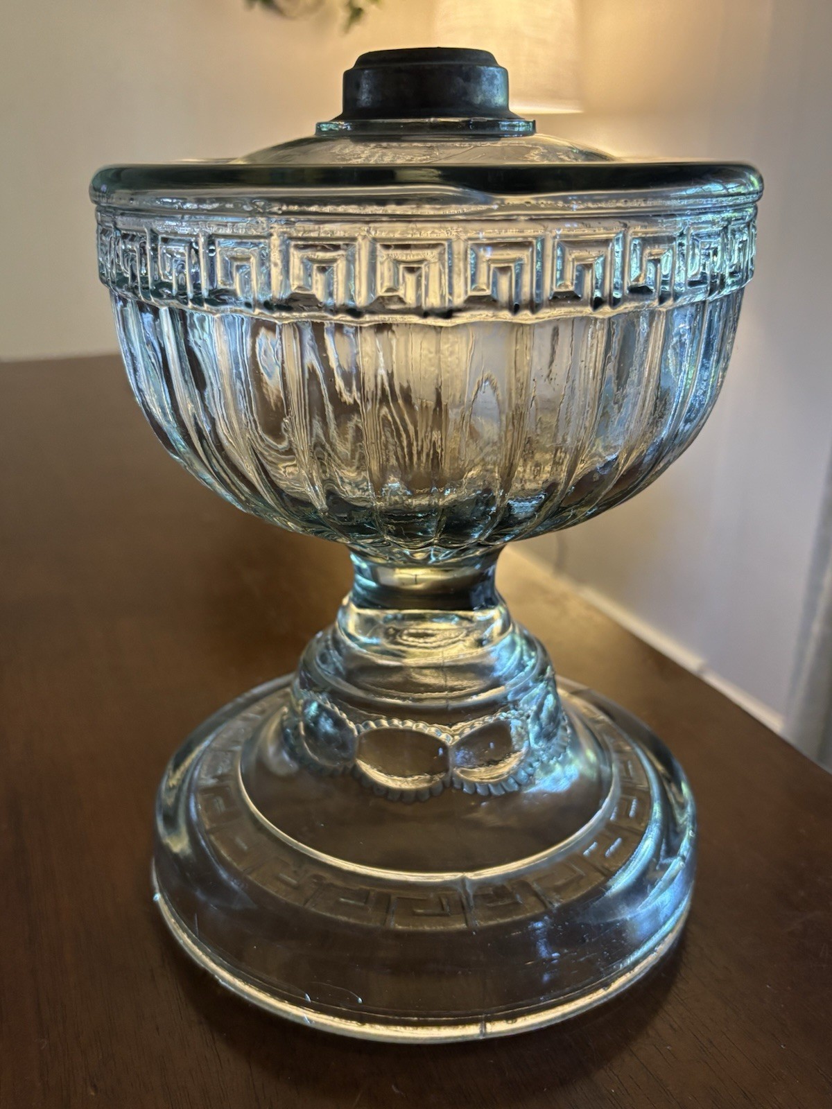 😍 EXTRA LARGE Ca. 1890s EAPG GLASS SEWING KEROSENE OIL LAMP READY TO USE 🔥