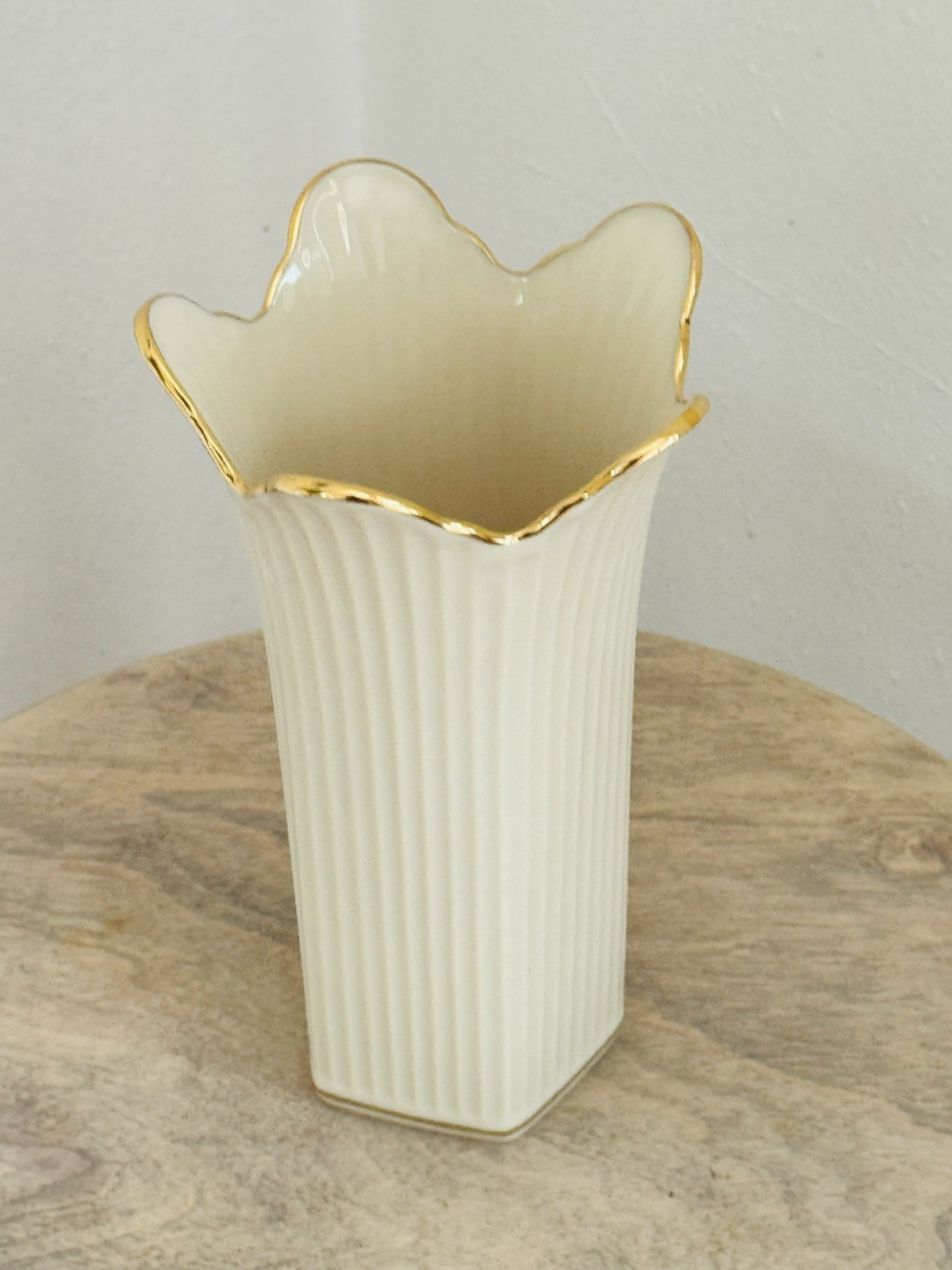Lenox Vase Meridian Collection Porcelain Creme 8 W/24k Gold Trim USA Made