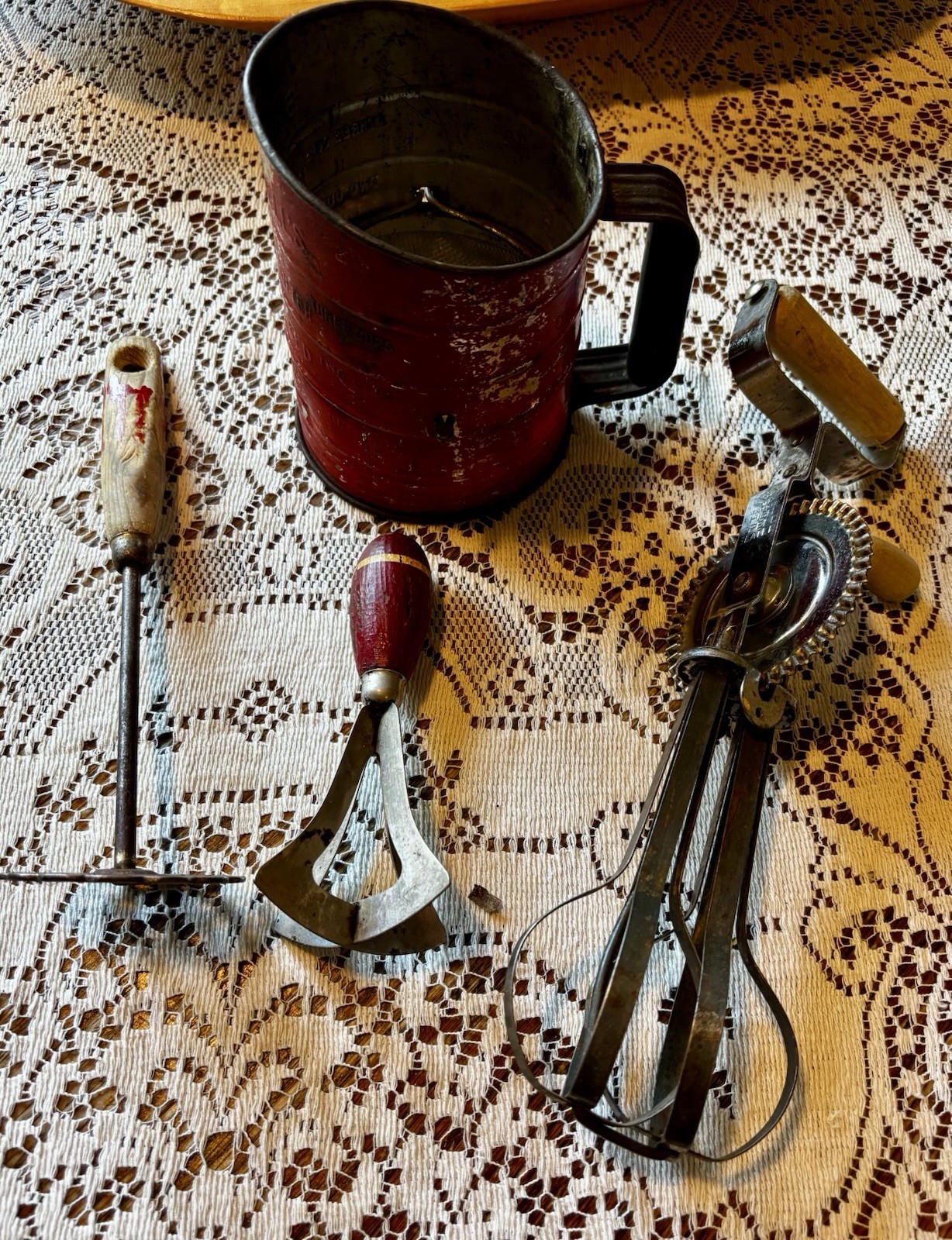 Vintage Lot Of 4 Kitchen Tools/Gadgets. Working Condition. Farmhouse Decor.
