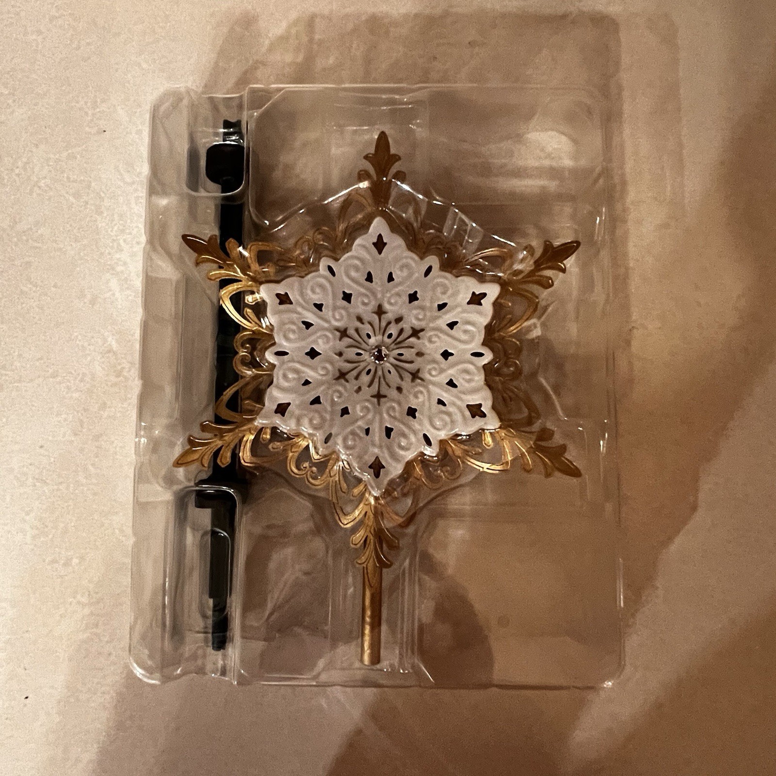 Hallmark Snowflake Christmas Tree Topper White Porcelain & Gold Tone Metal 2012