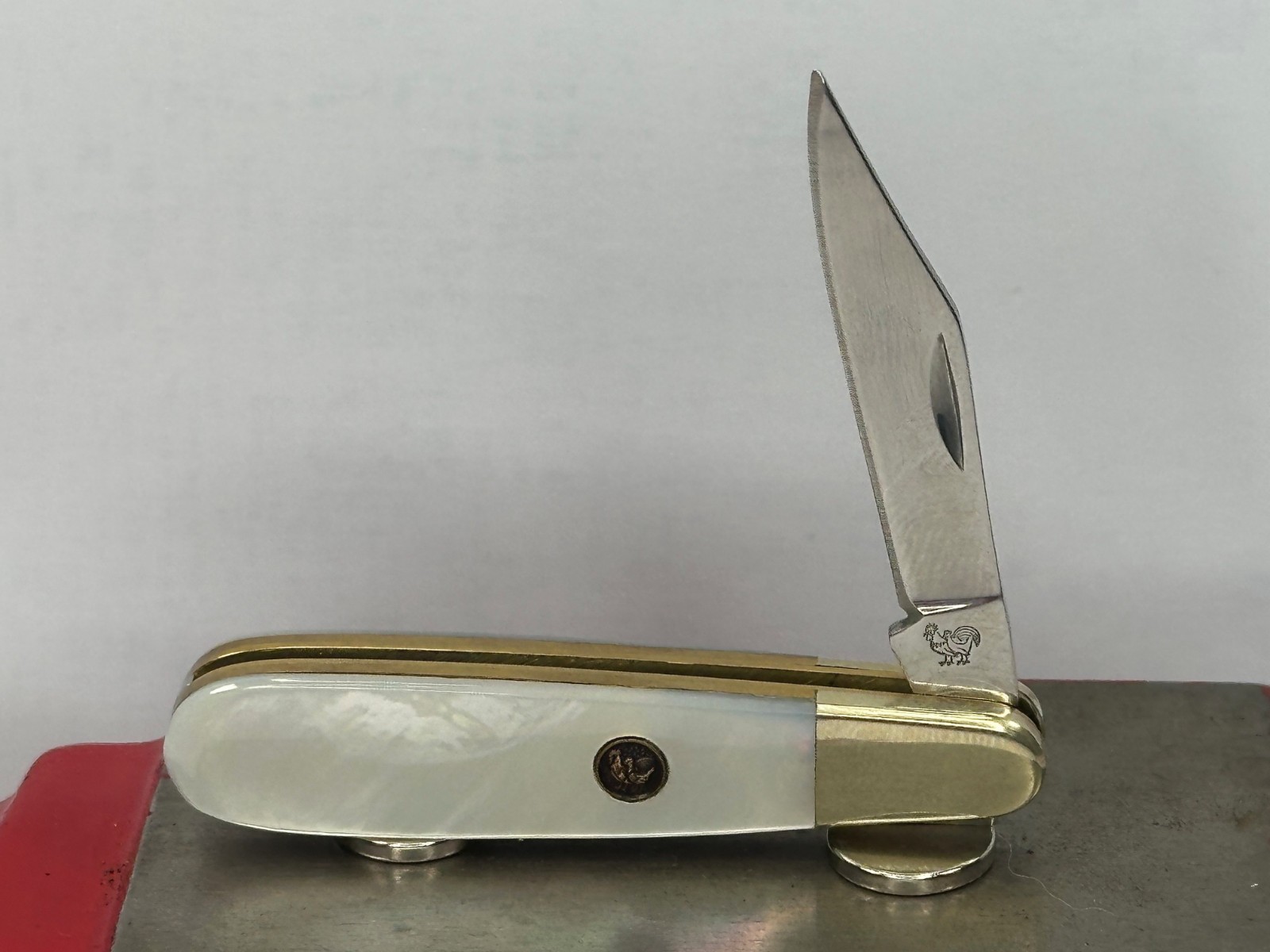 Hen & Rooster 241-MOP Mother of Pearl Baby Barlow Pocket Knife Boxed Spain
