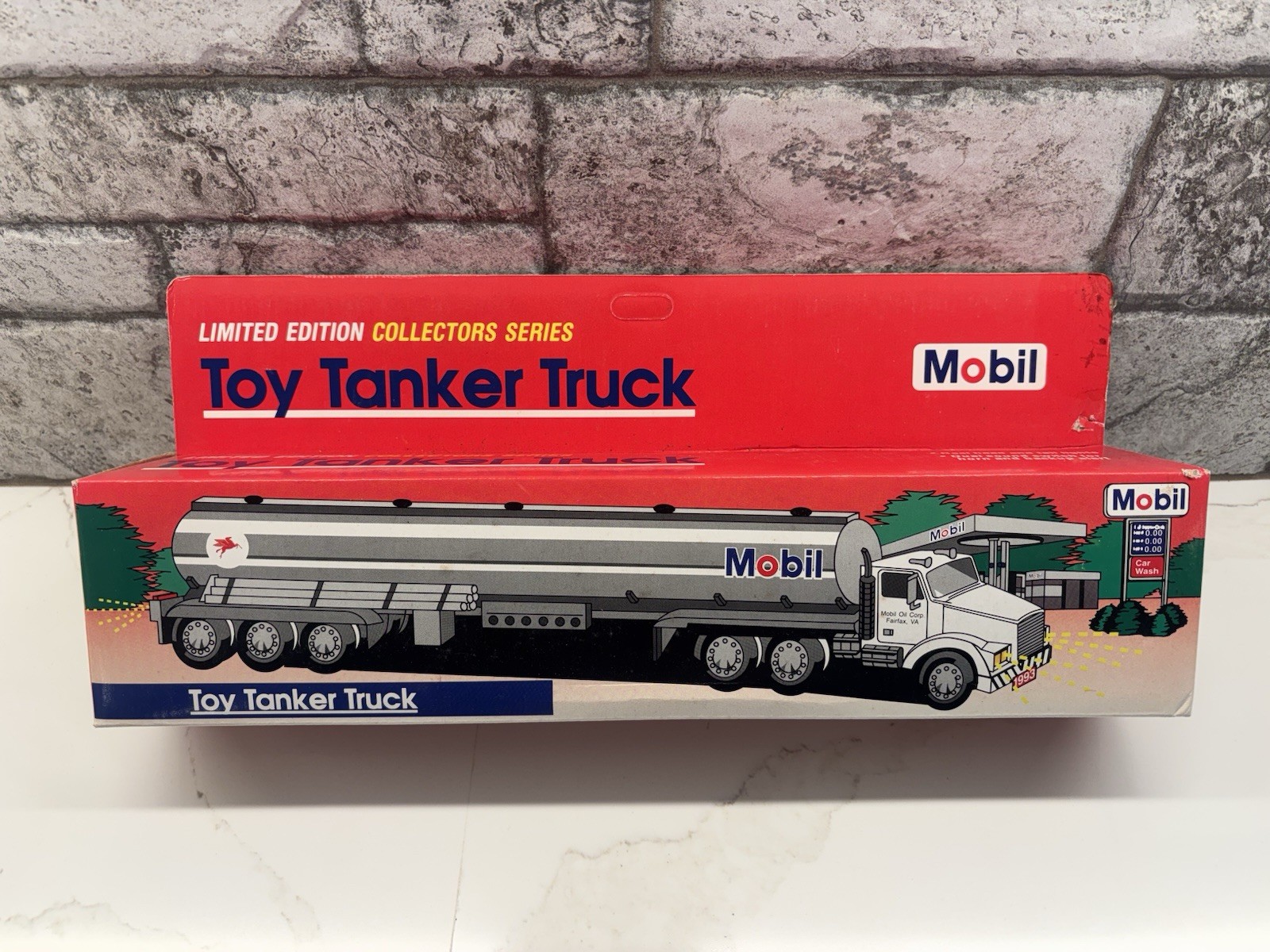 1993 Mobil Limited Edition Collectors Series Toy Tanker Truck w/Lights & Sound