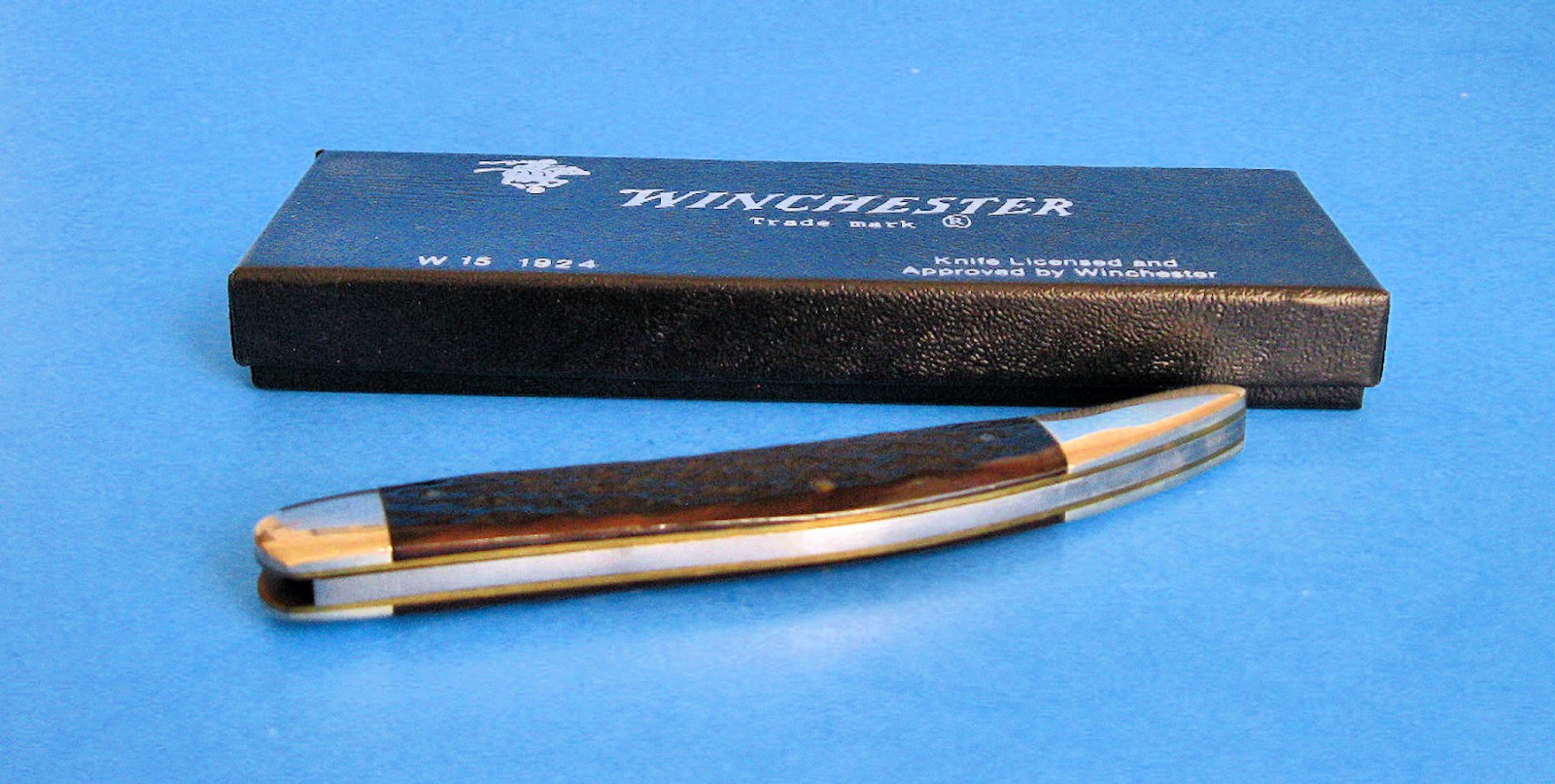 NEW IN BOX – 1987 Winchester W 15 1924 Jigged Dark Brown Medium Toothpick USA