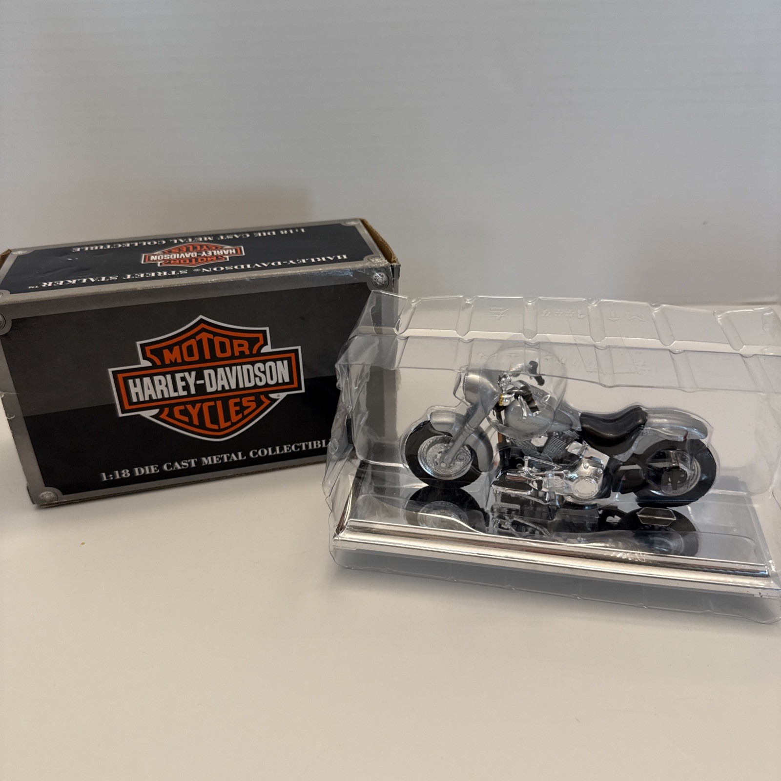 Harley Davidson Street Stalker 1:18 Die Cast Metal Collectible Model Motorcycle