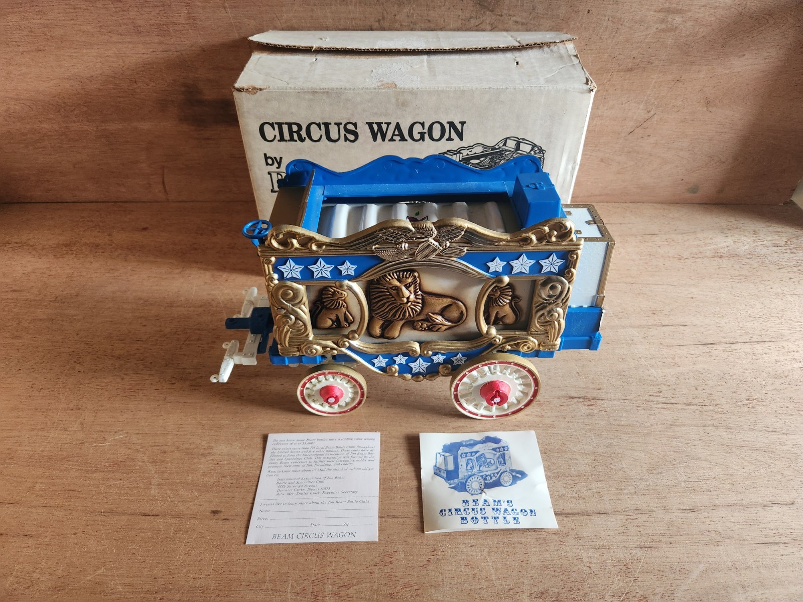 Jim Beam Circus Wagon Lions Decanter Empty Bottle Orig Box Colorful 1979 Vintage