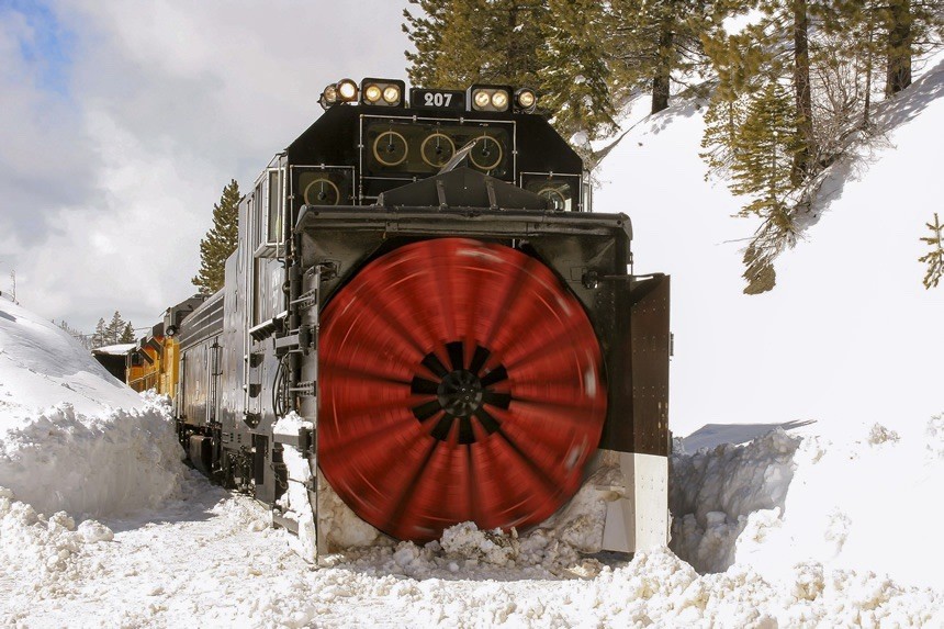 Union Pacific rotary snow snowmore in action, Photo 8.5×11 Paper Luster