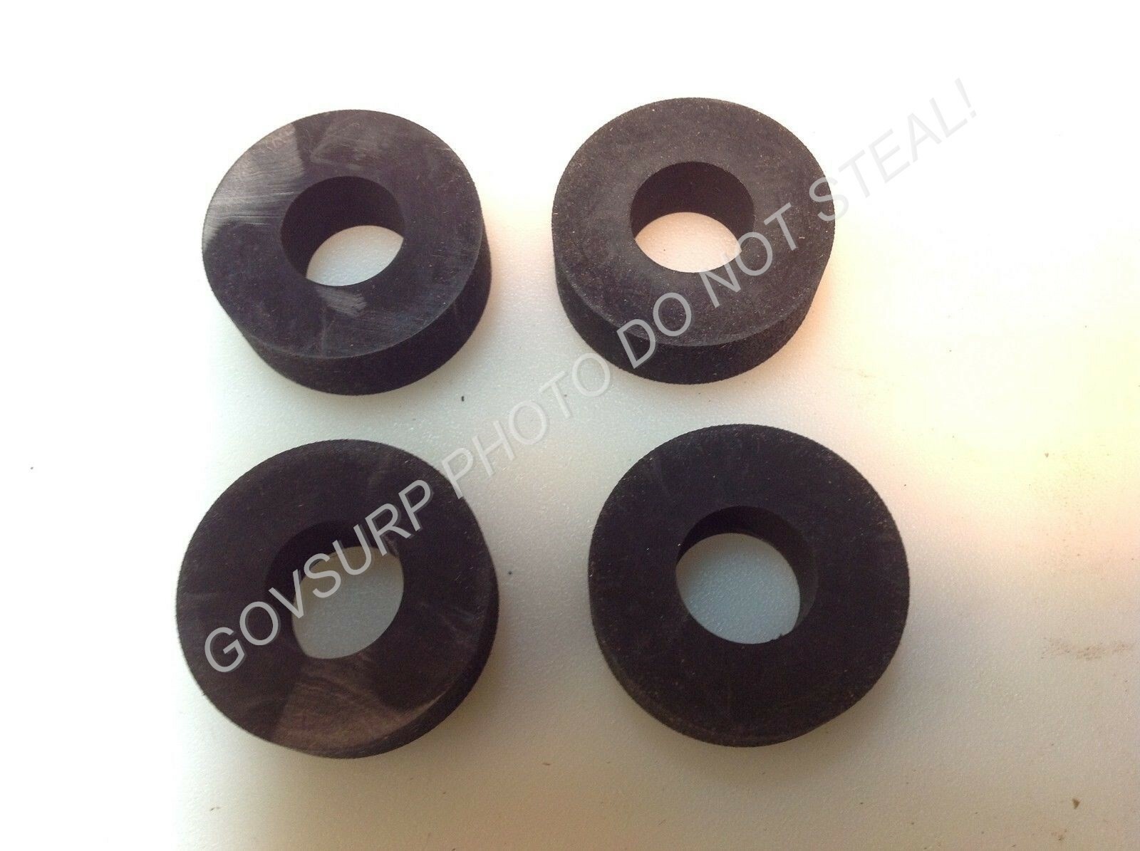 RADIATOR LOWER MOUNT BUSHNG 4EA M151 M151A1 M151A2 MUTT 7331408 5365-00-812-2035