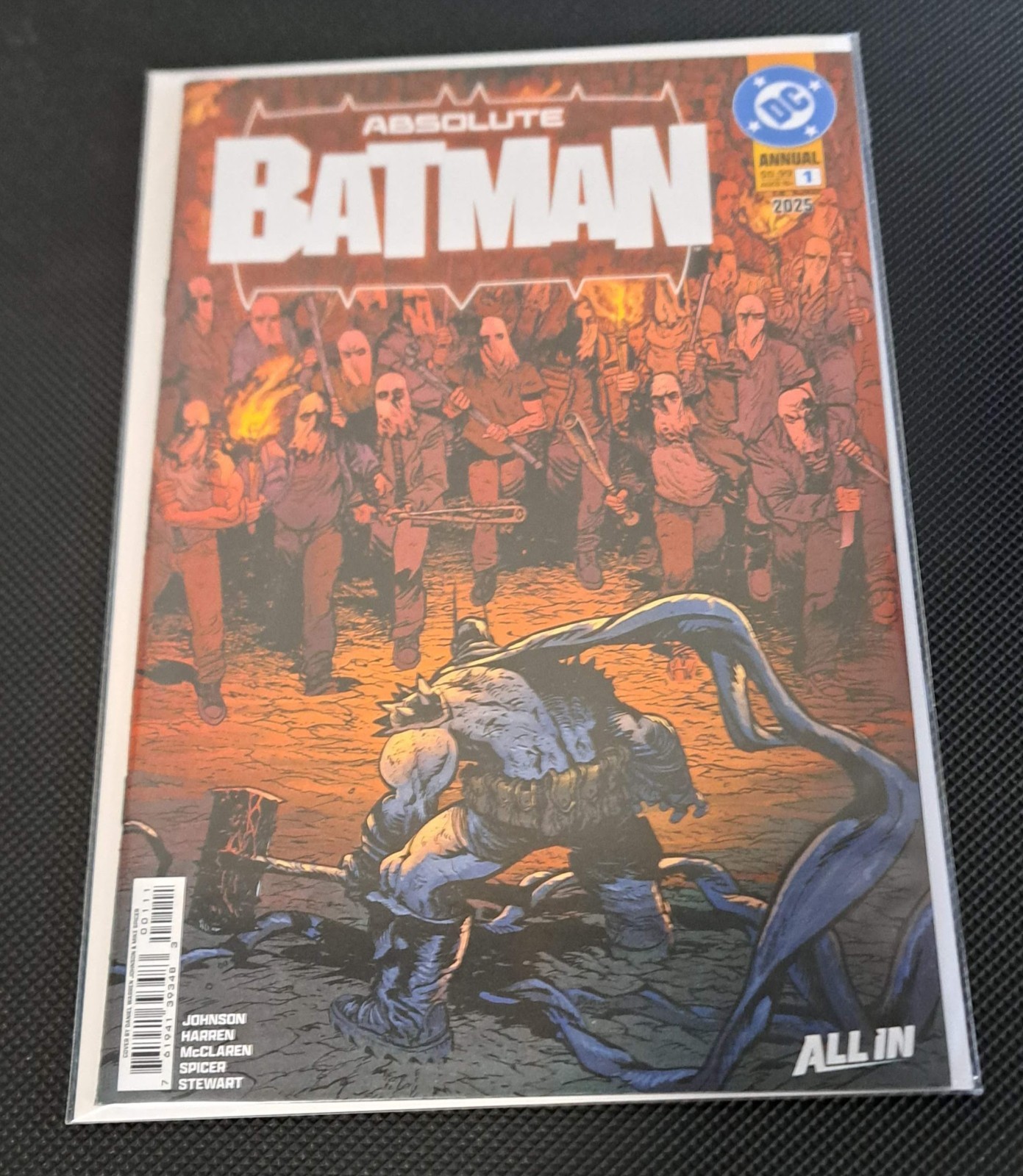 Absolute Batman comic lot, 1st Prints, 3, 9, 11, 12-17, Annual 1, Arkham