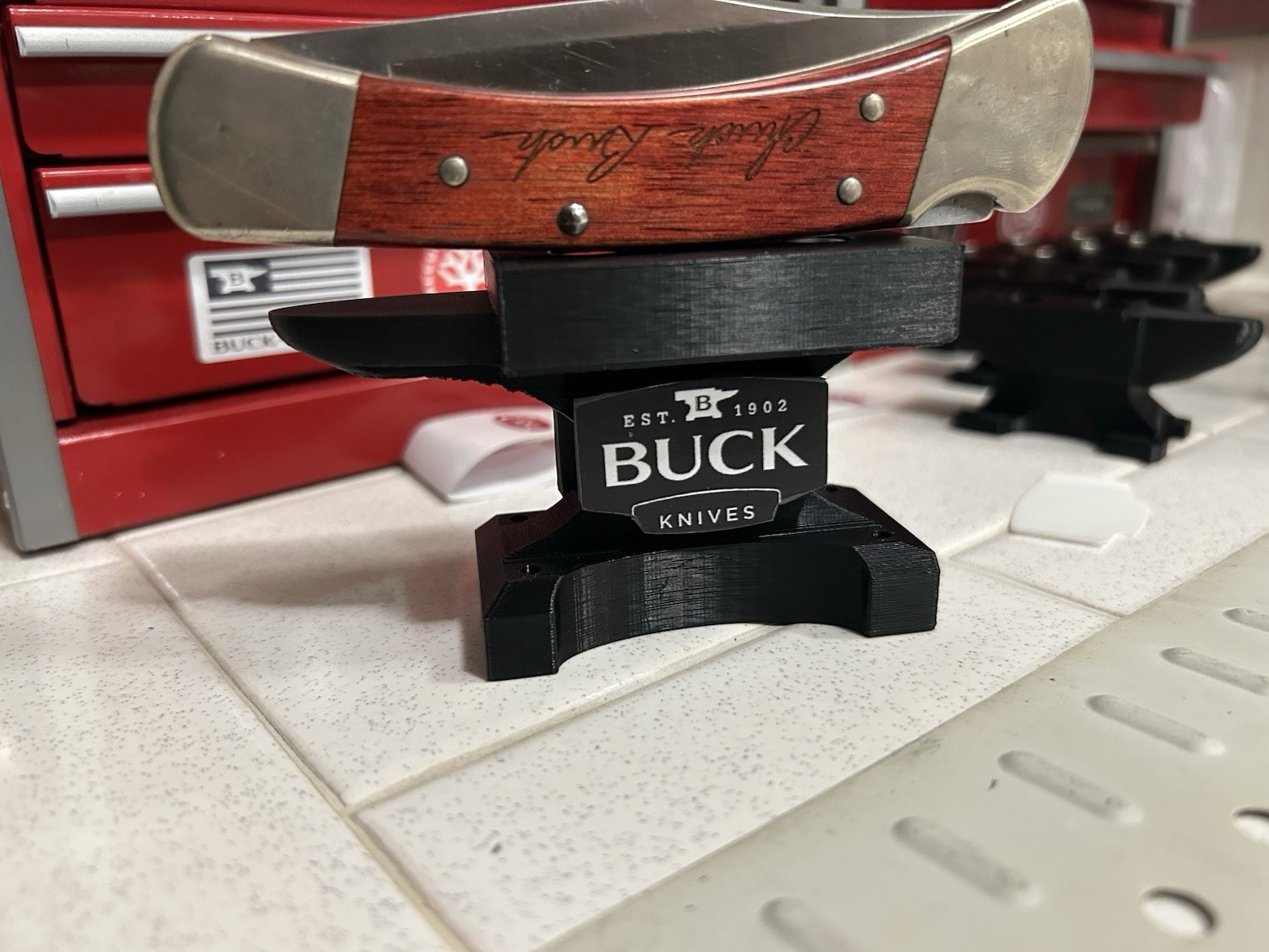 Buck USA Knife Anvil Display Holder Recessed Magnetic 3D Printed Stand No Knife