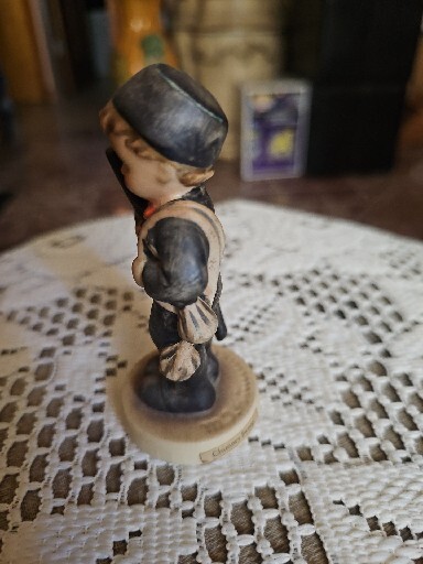 Hummel To Market Goebel West Germany 12 3/0 Boy & Girl w/ Flowers