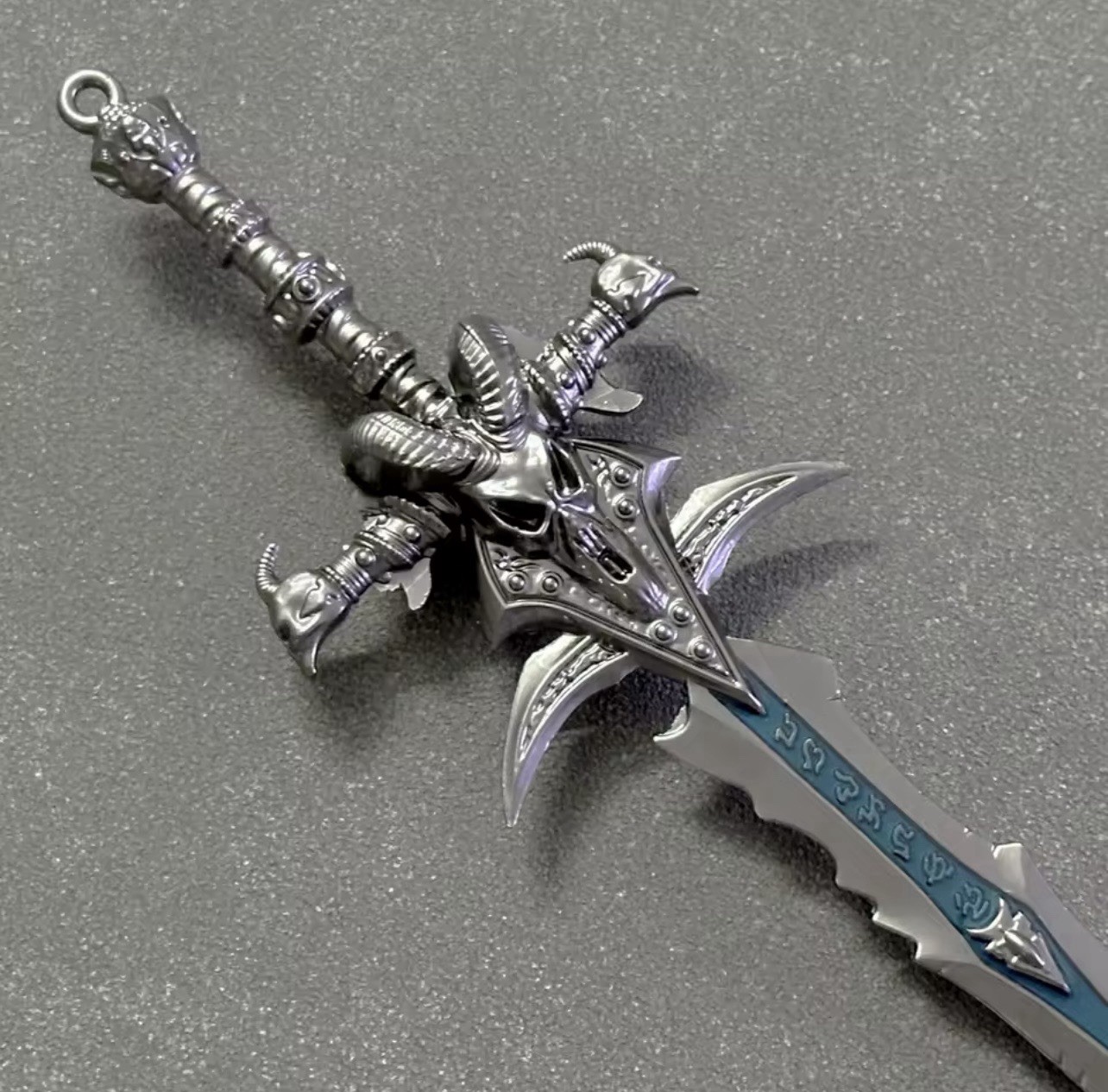 Warcraft WOW Peripheral Lich King Shadow of Sorrow Frostmourne Weapon Model