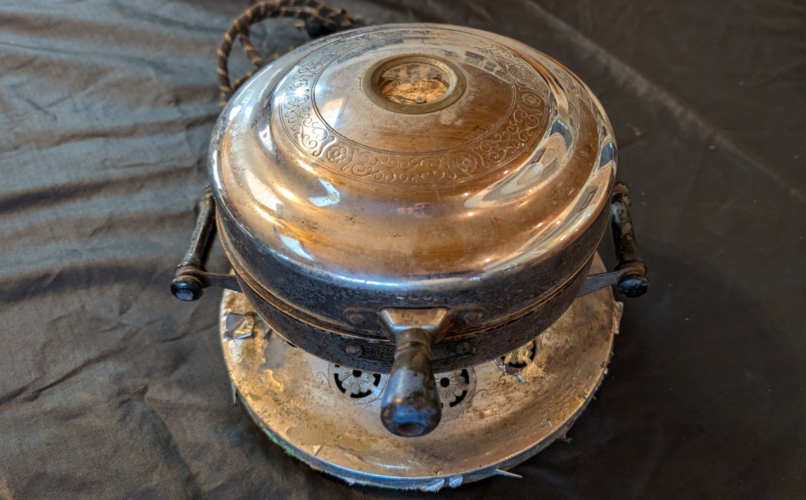 Vintage Bersted Waffle Mold, Model 214, With cord, 1930’s, Bottom heats, top not