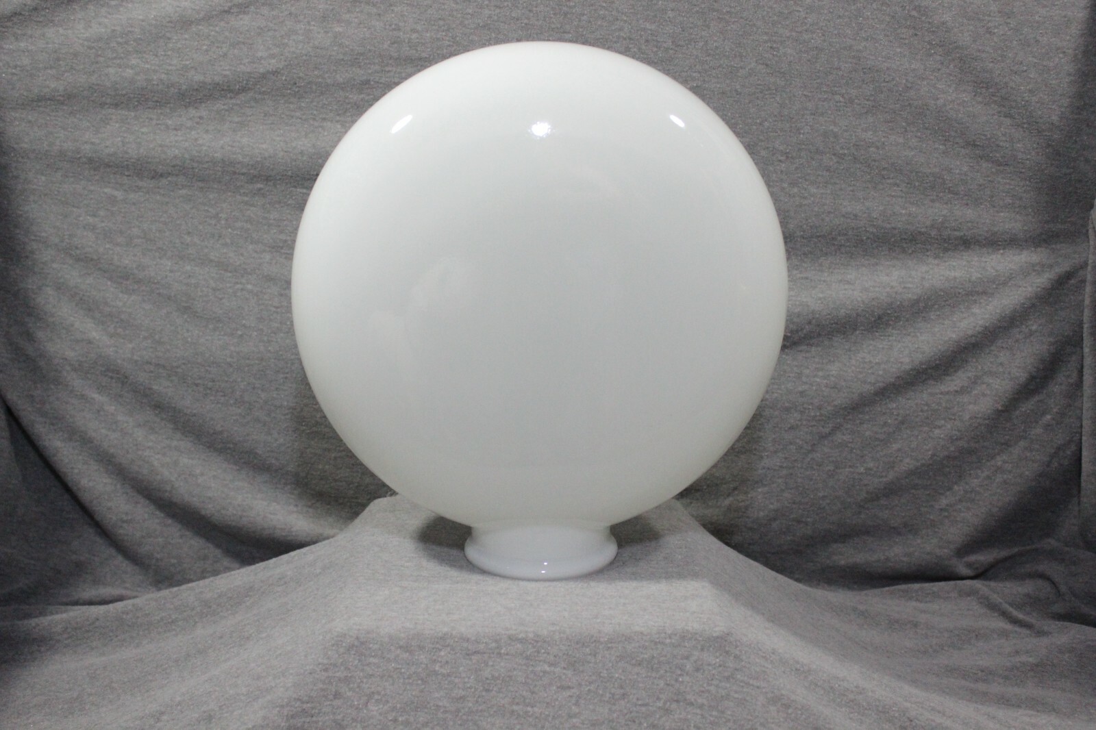 12″ ONE PIECE GLASS GAS PUMP GLOBE