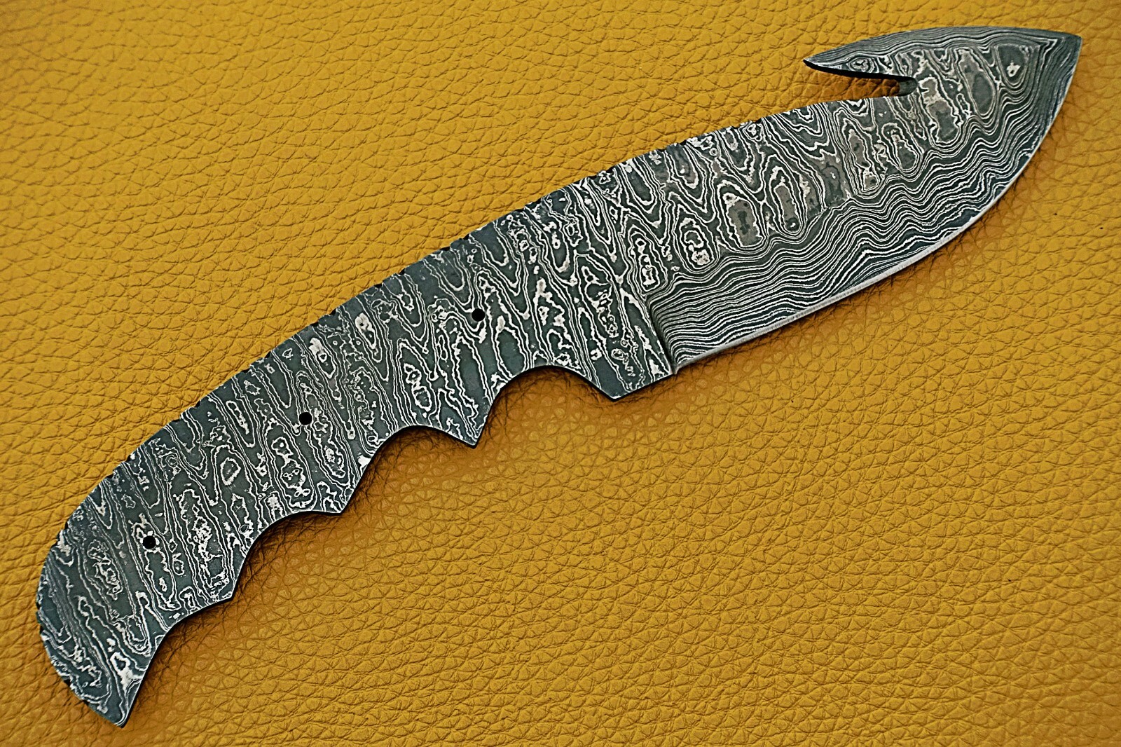 9″ long gut hook trailing point Damascus steel blank blade, 3.5″ Cutting edge