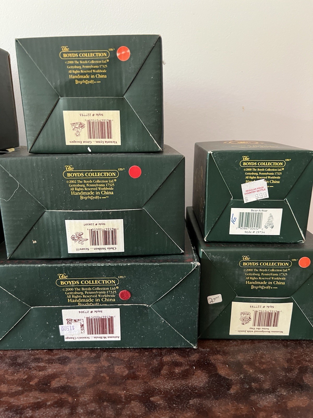 12 Boyd’s Bears Lot, Original Boxes-2 Are Lights. Excellent Condition