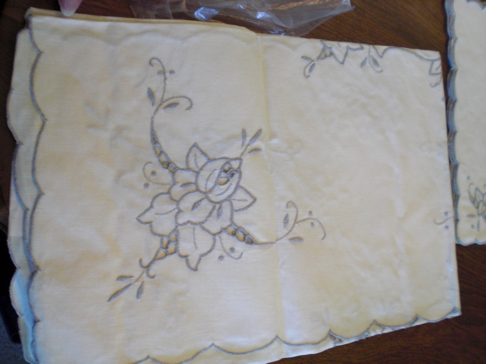 Vintage 36” X 36” Square Hand Embroidered Tablecloth 4 Matching Napkins Floral