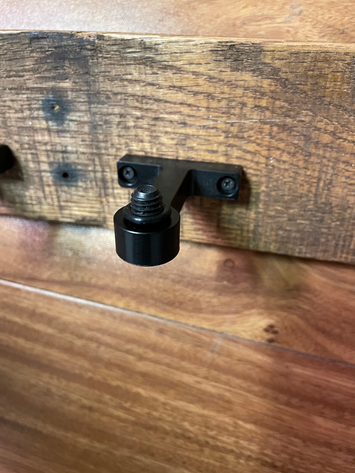 Single beer tap handle display, wall mount hanger, low profile, sturdy metal