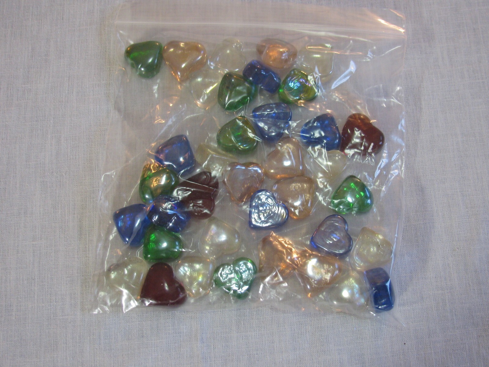 1 lb 4 oz Lot 37 Multi-Color Decorative Glass Heart Shaped ‘Stones’, Unmarked rr