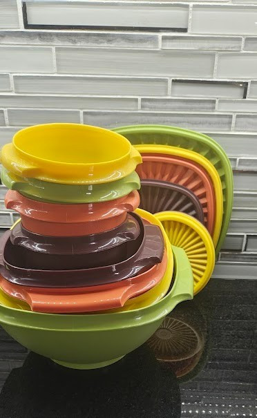 TUPPERWARE 80 ANNIVERSARY SERVALIER 16 PIECE SET ONE TOUCH BOWLS BEST GREAT NEW