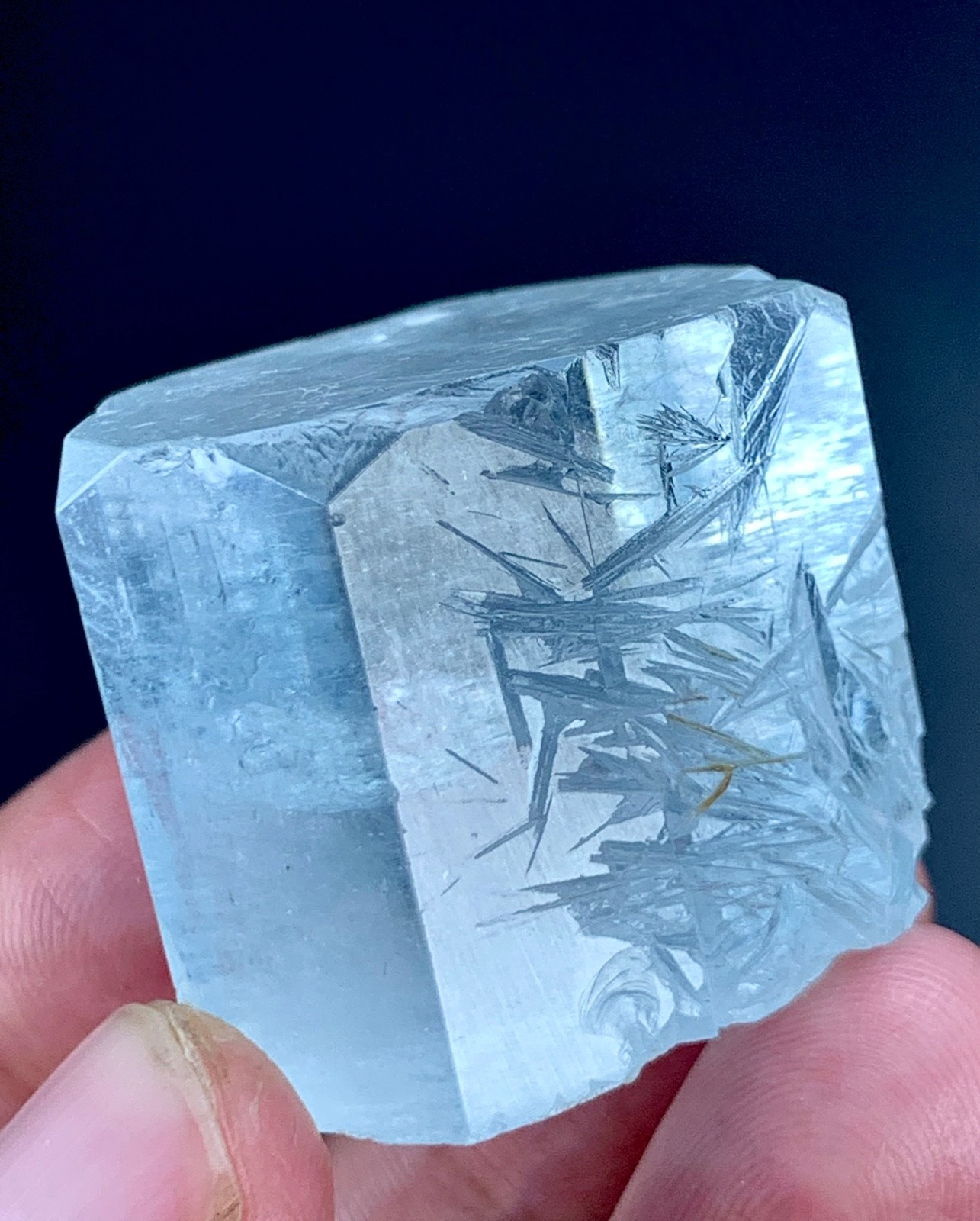 252 carat aquamarine crystal from Skardu, Pakistan