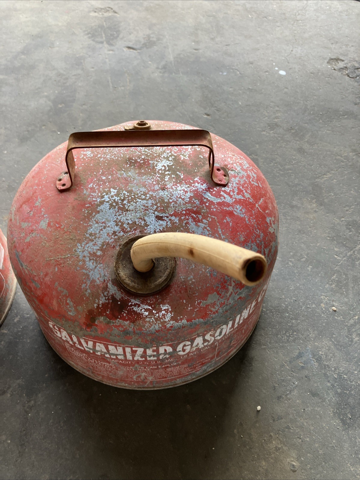 2-Eagle Model 2 1/2 Capacity 2 1/4 Gallons Galvanized Gasoline Fuel Cans-vintage
