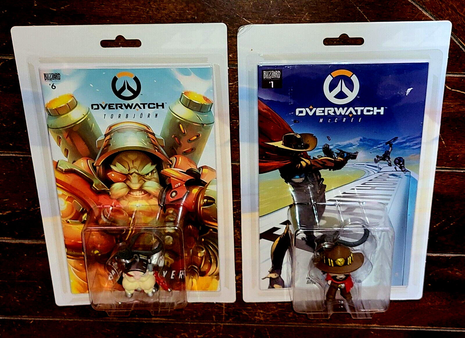 Lot of 2 Overwatch Comic Books w/Backpack Hangers (2018, Blizzard)