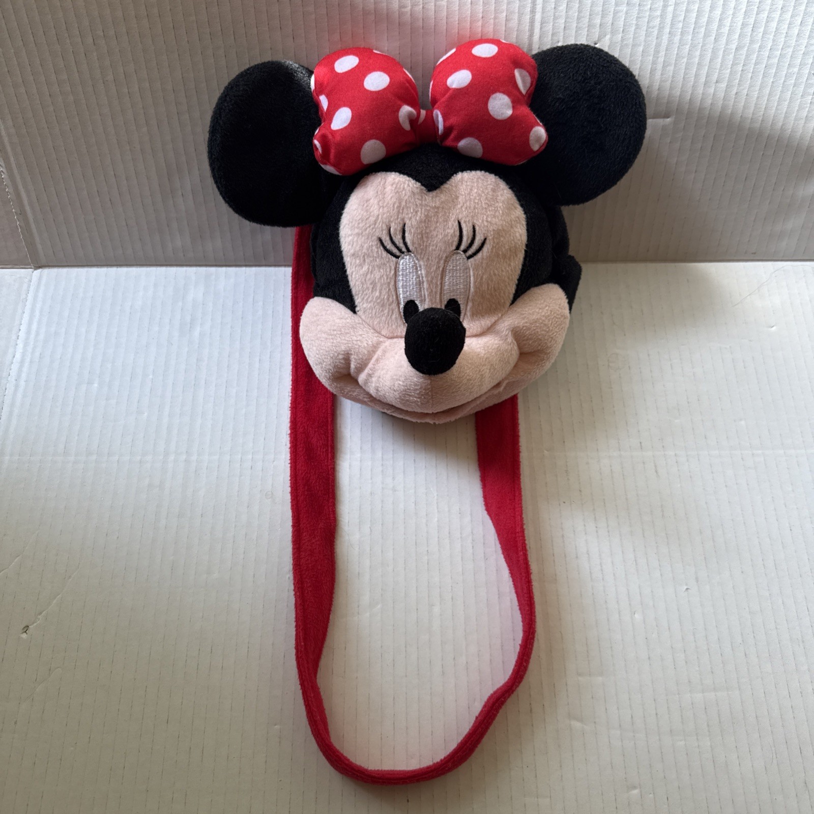 Disney Ruz Minnie Mouse Plush Hanging 9″ Purse 17″ Hanging Length