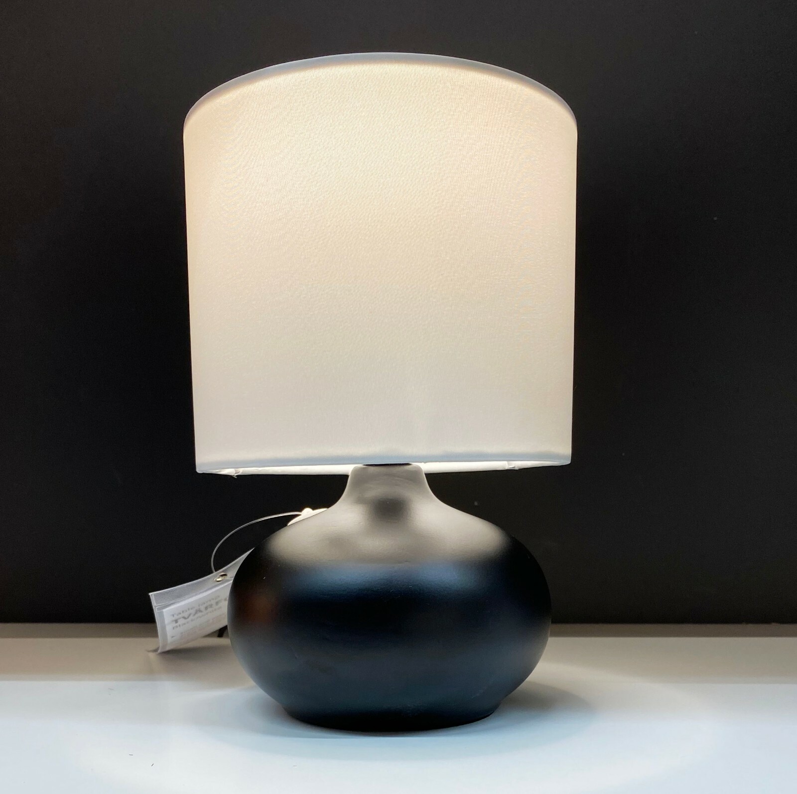 Ikea TVÄRFOT TVARFOT Small Table Lamp Modern Black, White 9″ x 6″ – NEW