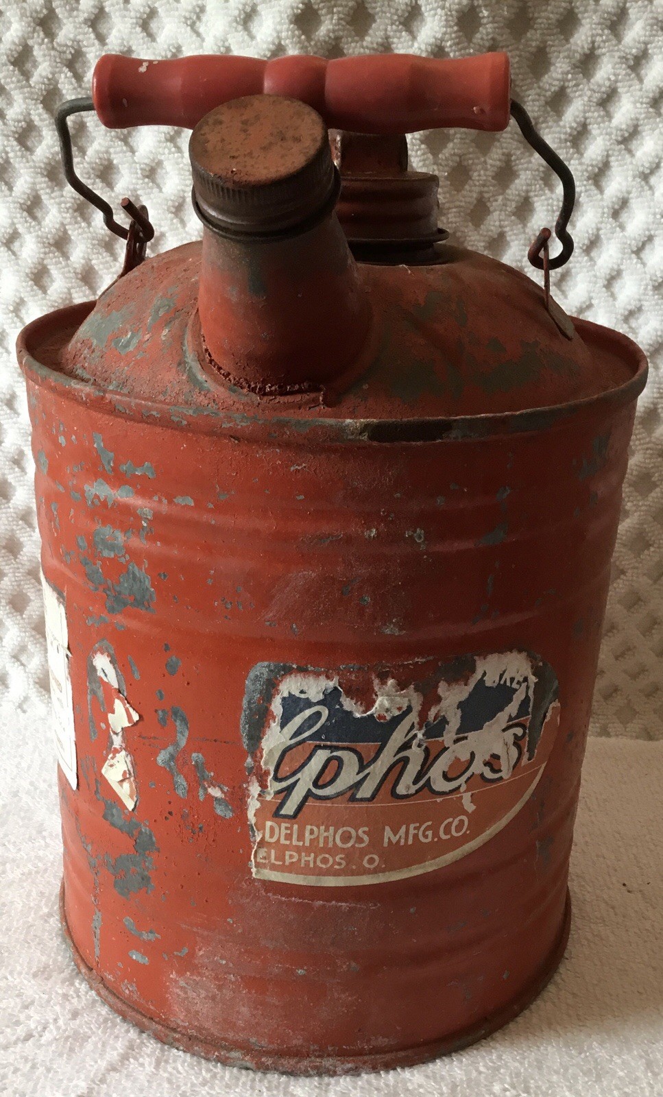 1950s DELPHOS GALVANIZED METAL GALLON GAS GASOLINE GREAT FOR MANCAVE OR USE