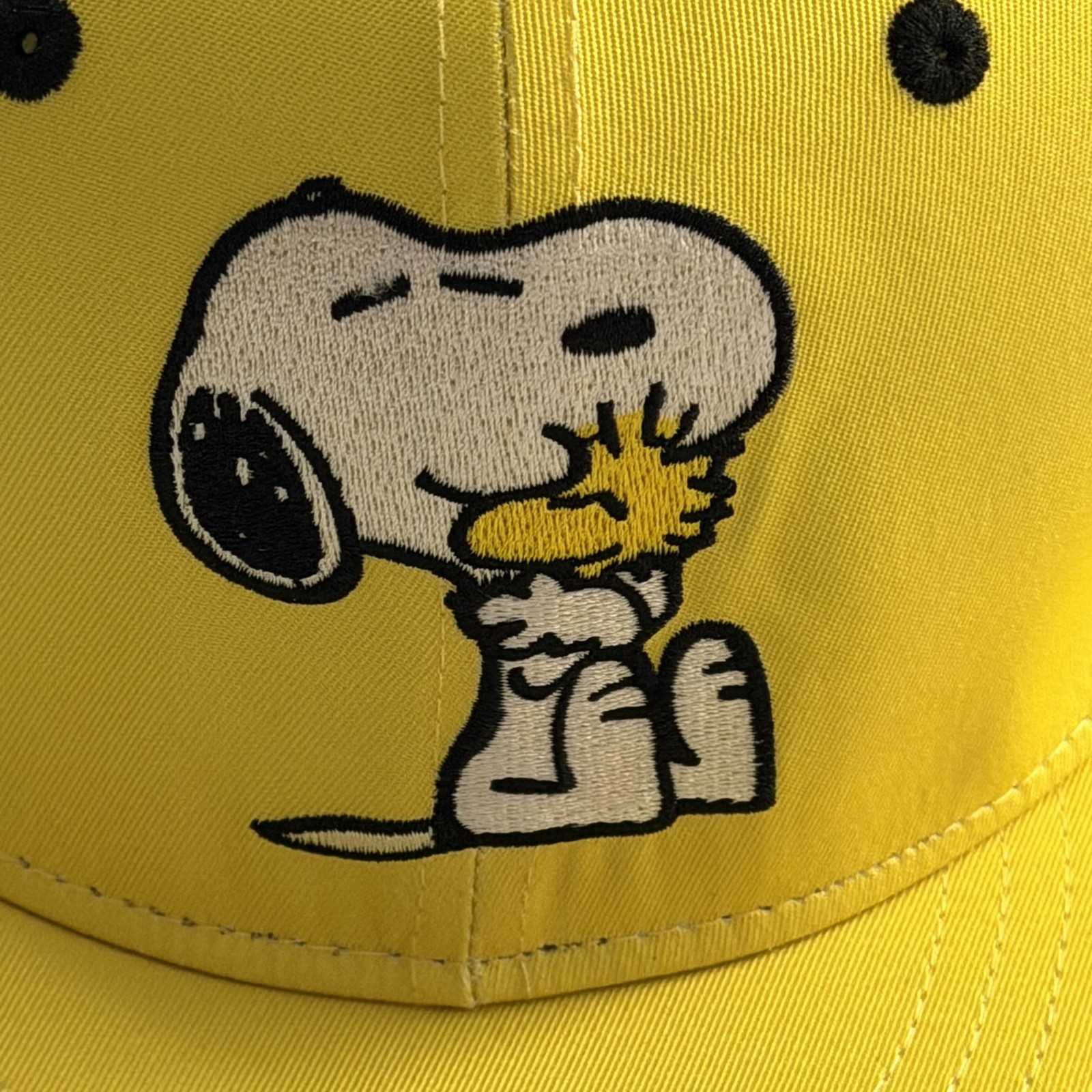 Headgear Classics Peanuts Snoopy Zigzag Fitted Hat Cap Size 6 7/8 Yellow White