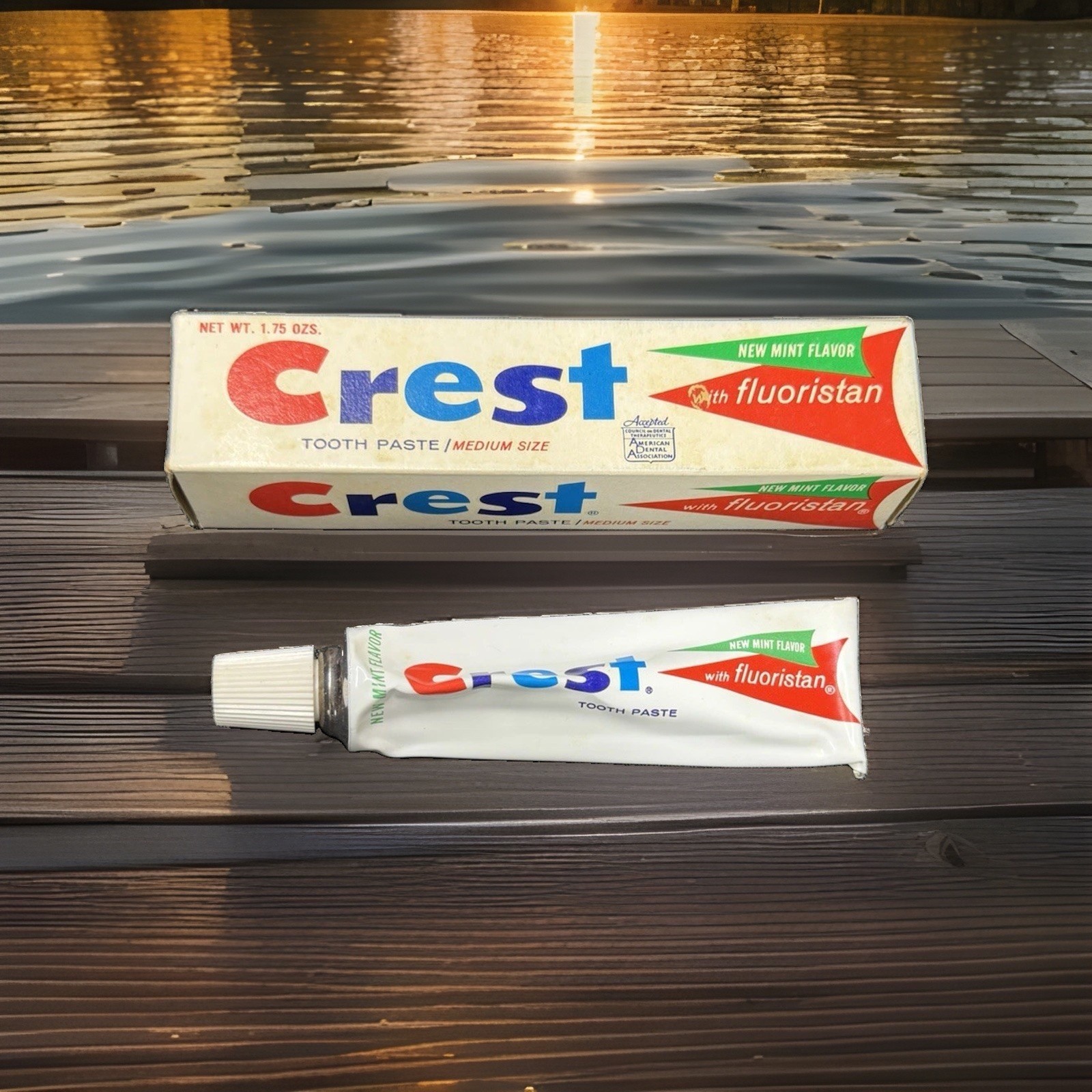 Vtg 1960s 1970s Crest Mint Flavor Toothpaste w/ Original Box Medium Size NOS