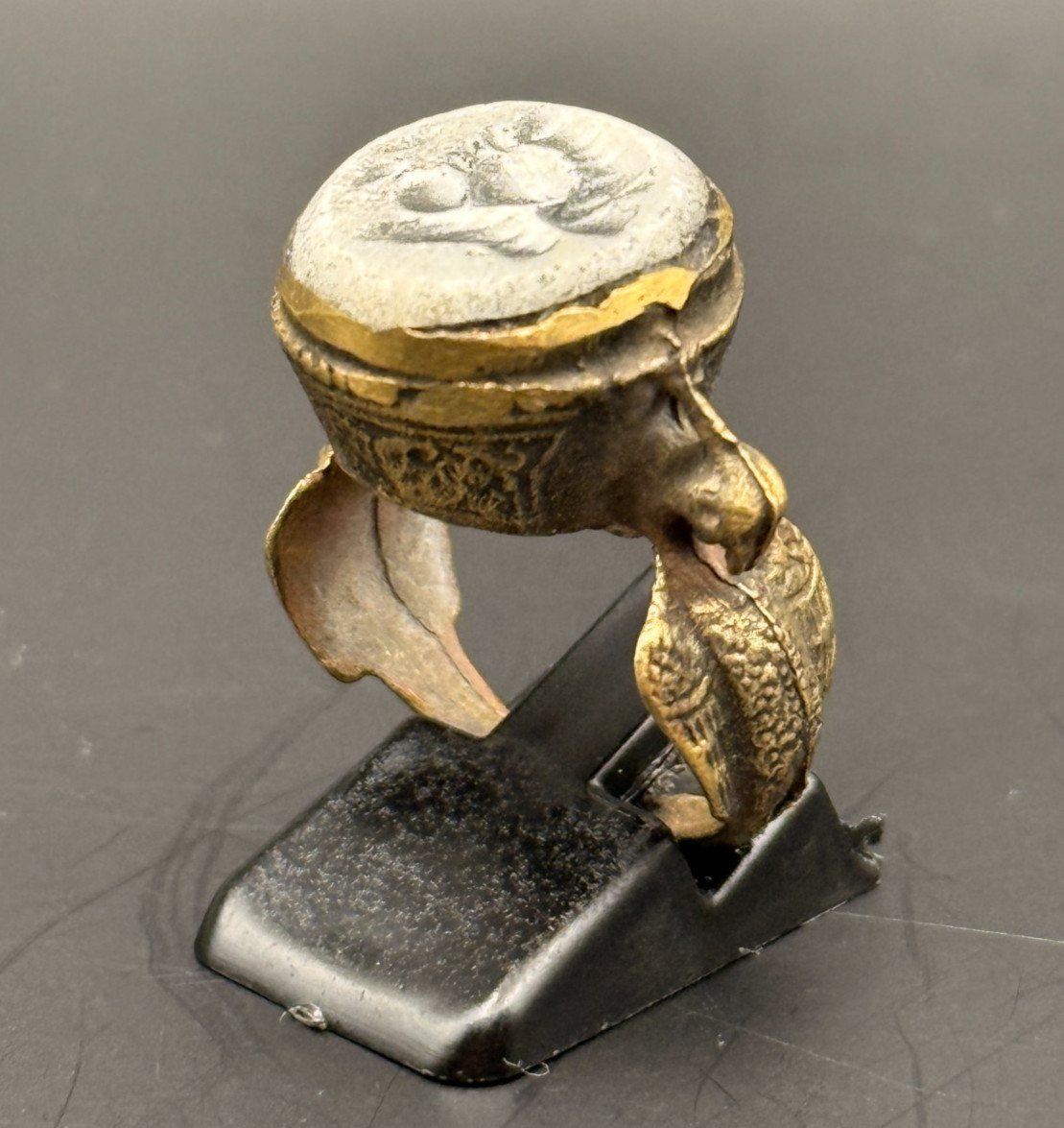 Rare Bronze Roman Ring Ancient Agate Stone Stunning Intaglio Ring Warrior Stamp
