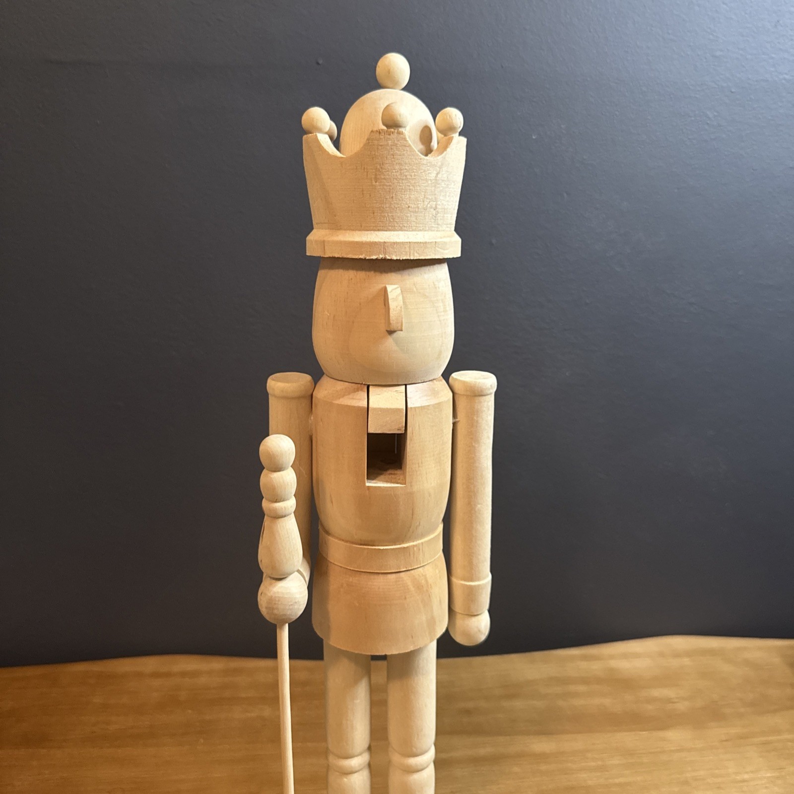 Nutcracker – King With Tree – Pinewood Unfinished / DIY Craft – 24″-
