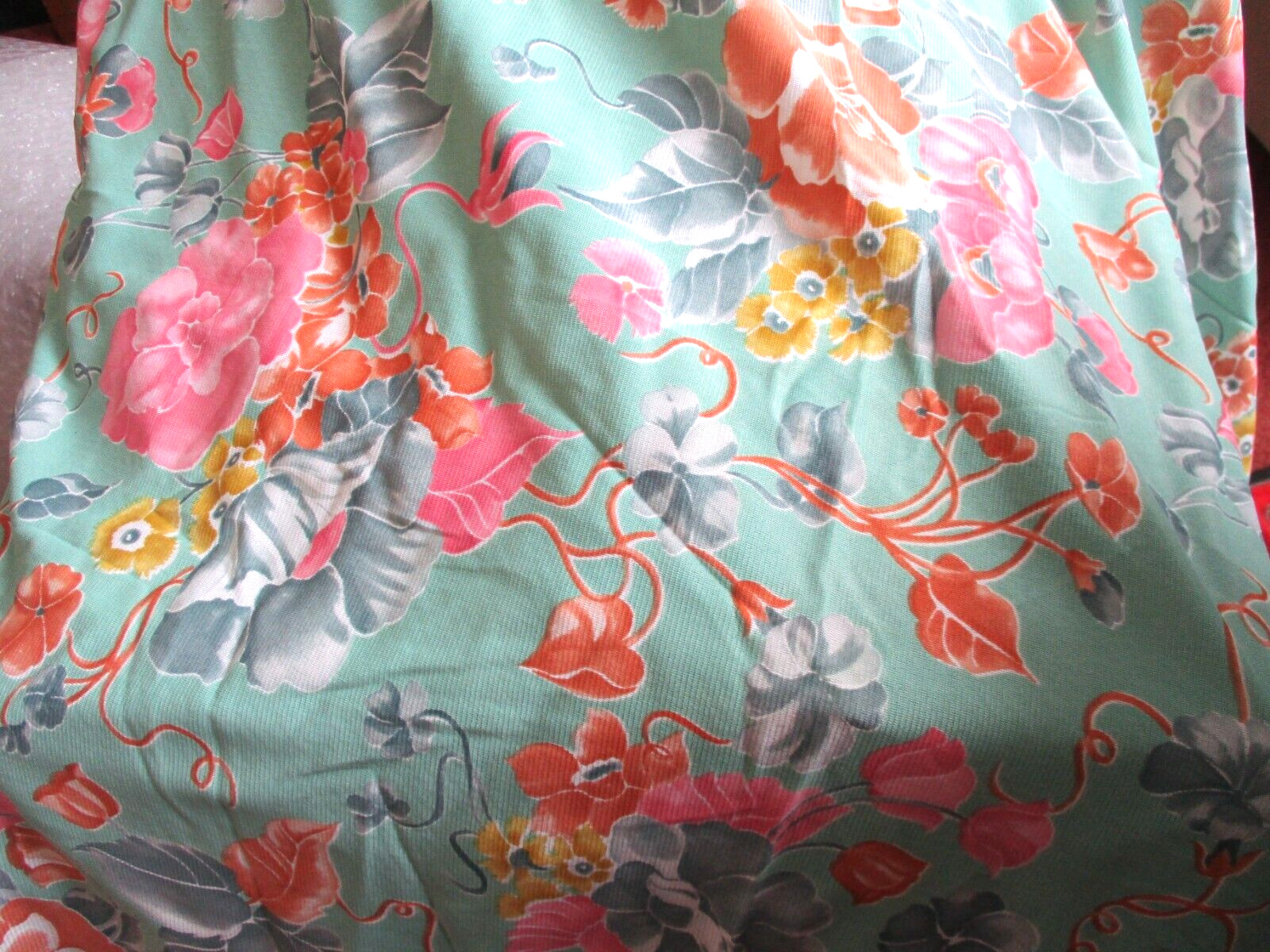 VINTAGE POLYESTER ?? STRETCHY MEDIUM WEIGHT FABRIC MATERIAL 2 YDS X 2 FT.