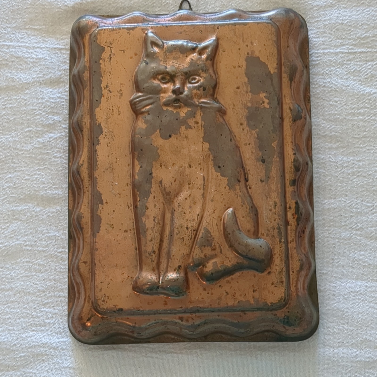 Vintage Copper Cat-Shaped Cake Pan Mold w/ Hanging Loop, 1 Qt (1900-1919)