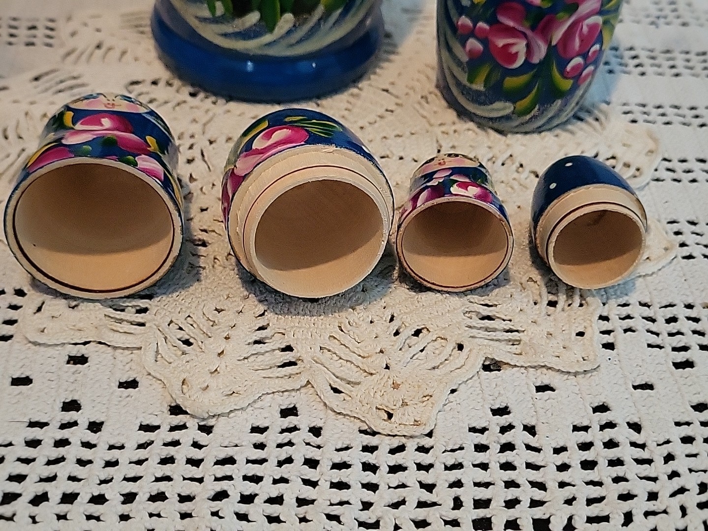 Vrg Russian Nesting Dolls 7pc Set Hand Painted Matryoshka Dolls Glitter Hats 9″